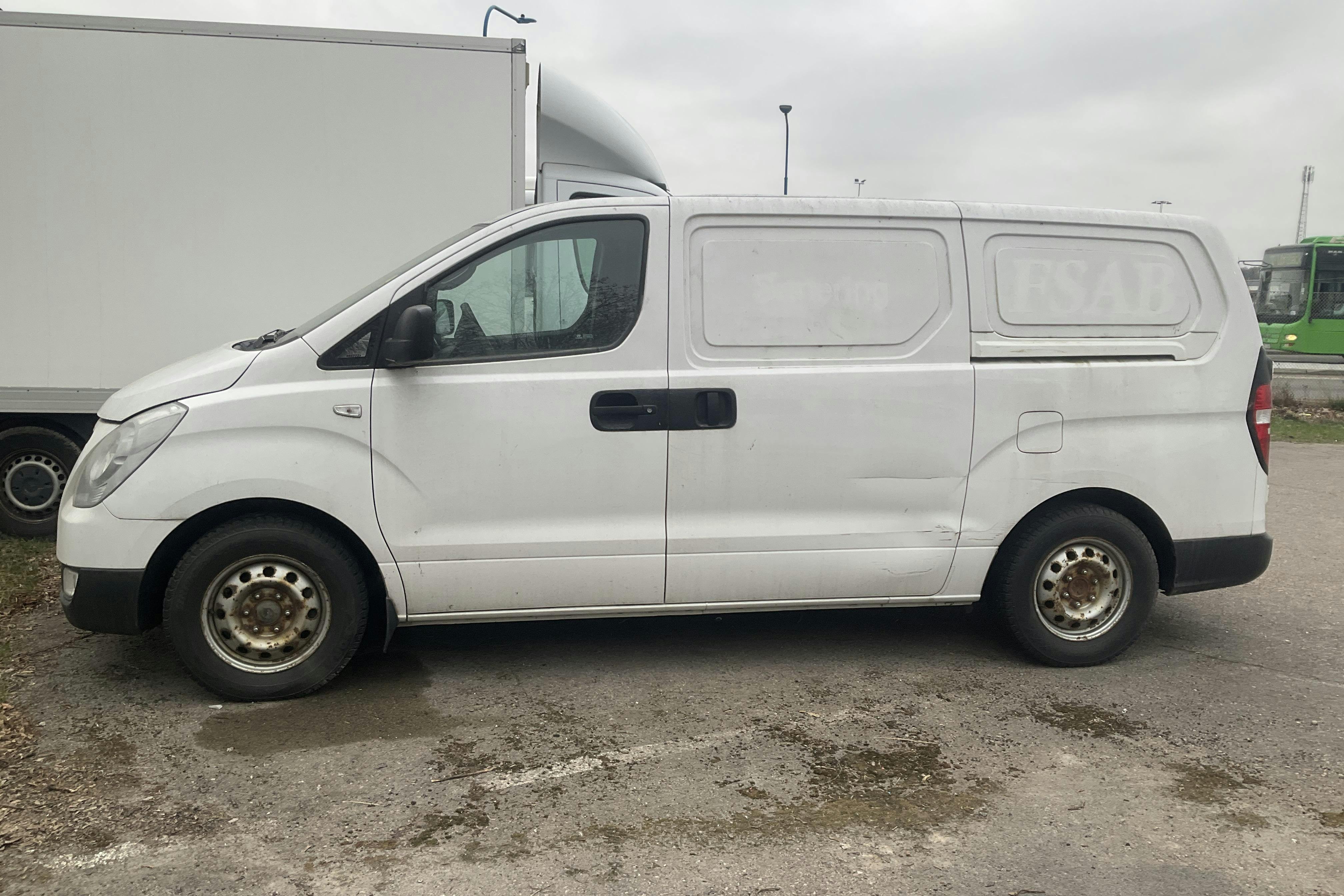Hyundai H-1 2.5 CRDi Skåp (136hk) - 151 060 km - Käsitsi - valge - 2013