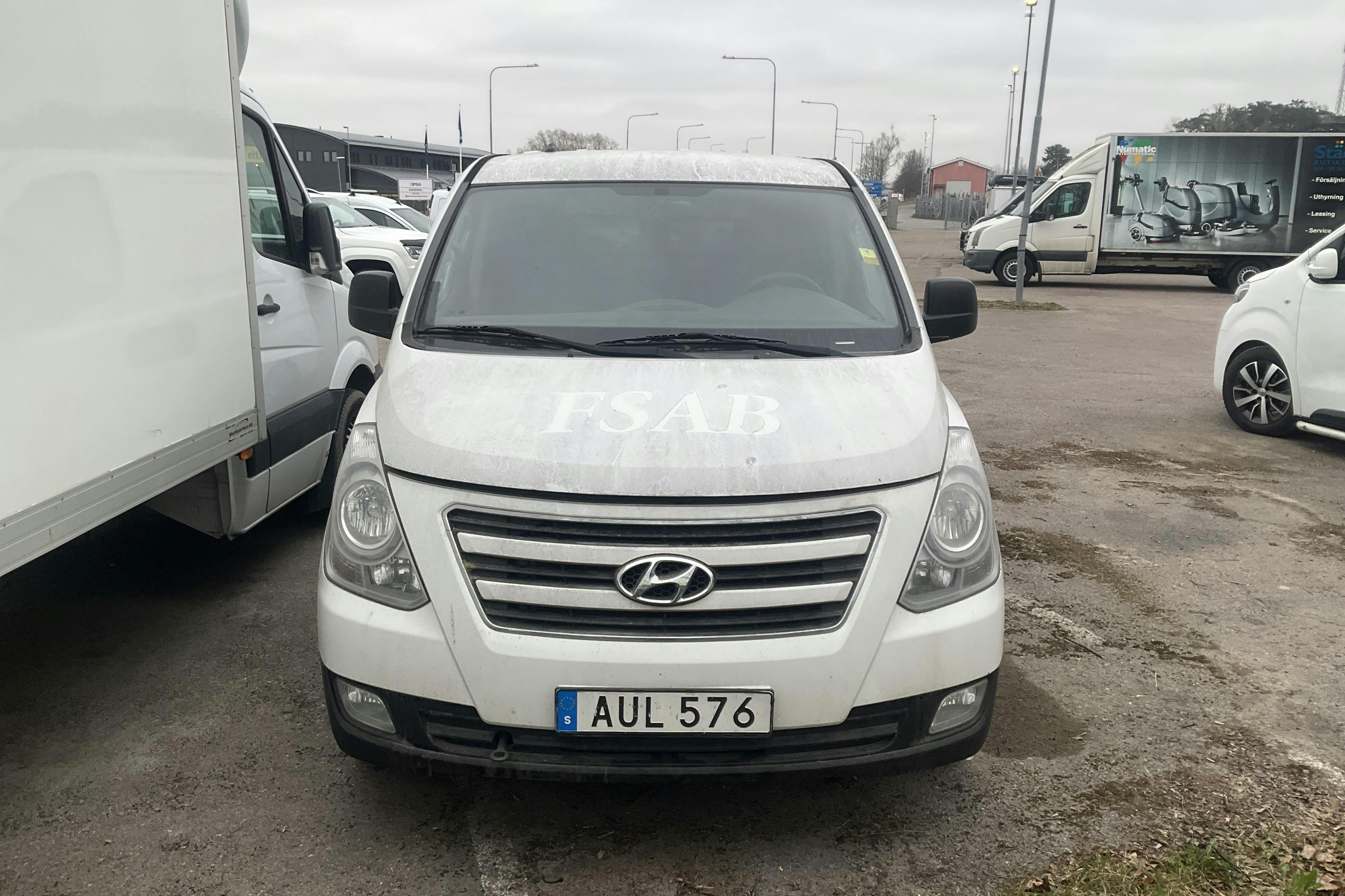 Hyundai H-1 2.5 CRDi Skåp (136hk) - 151 060 km - Käsitsi - valge - 2013