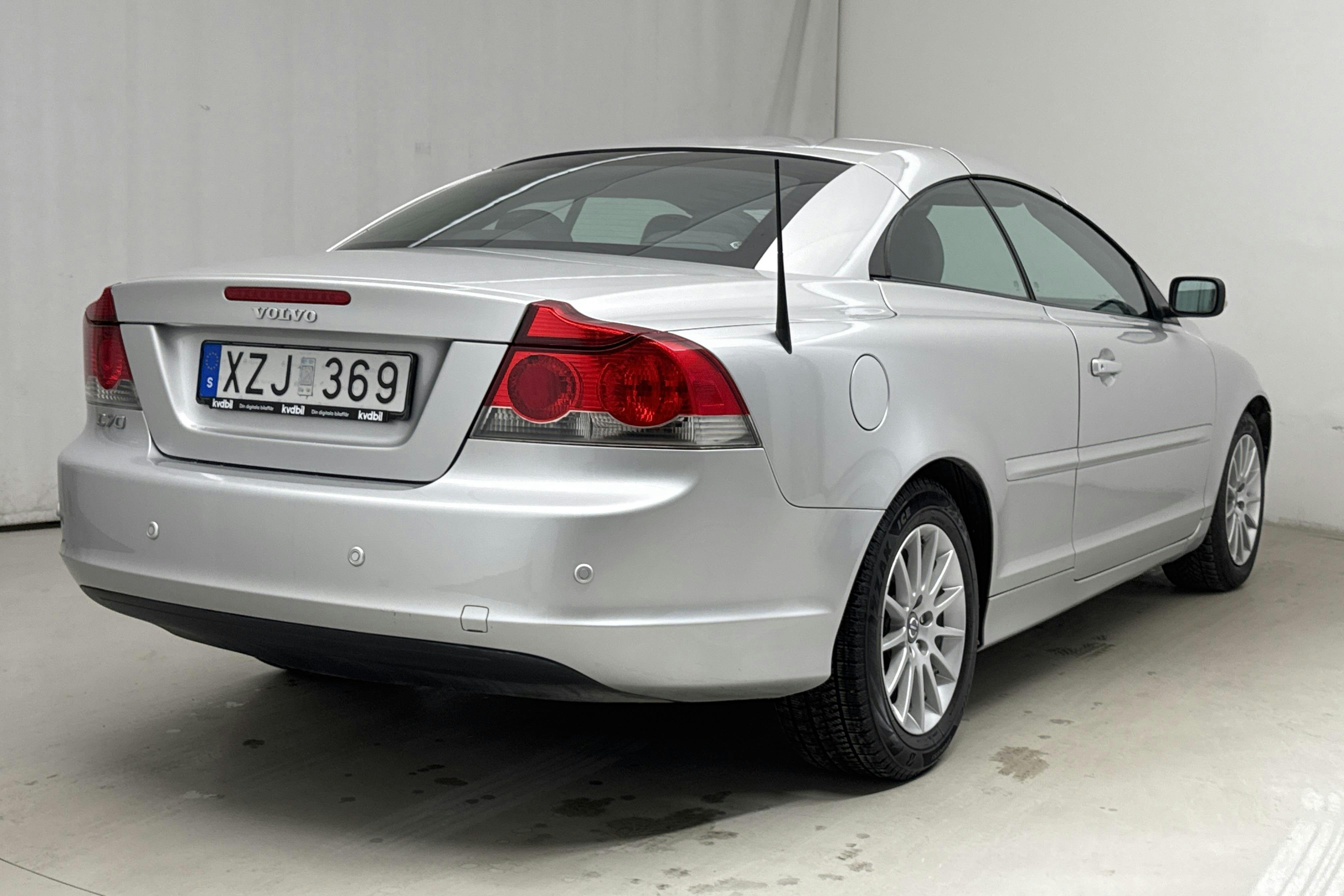 Volvo C70 2.4 Cabriolet (140hk) - 153 210 km - Manual - Light Grey - 2007