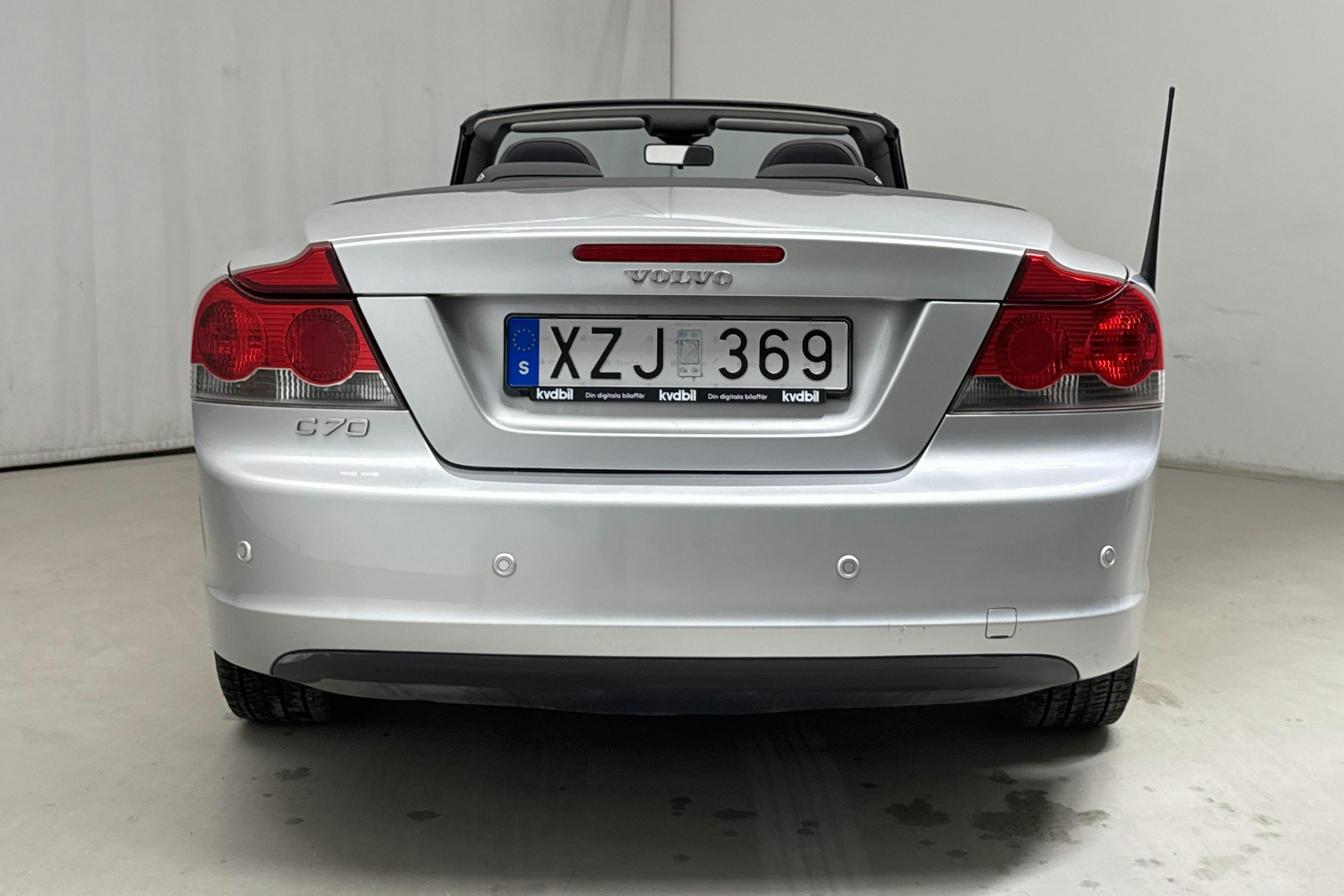 Volvo C70 2.4 Cabriolet (140hk) - 153 210 km - Manual - Light Grey - 2007