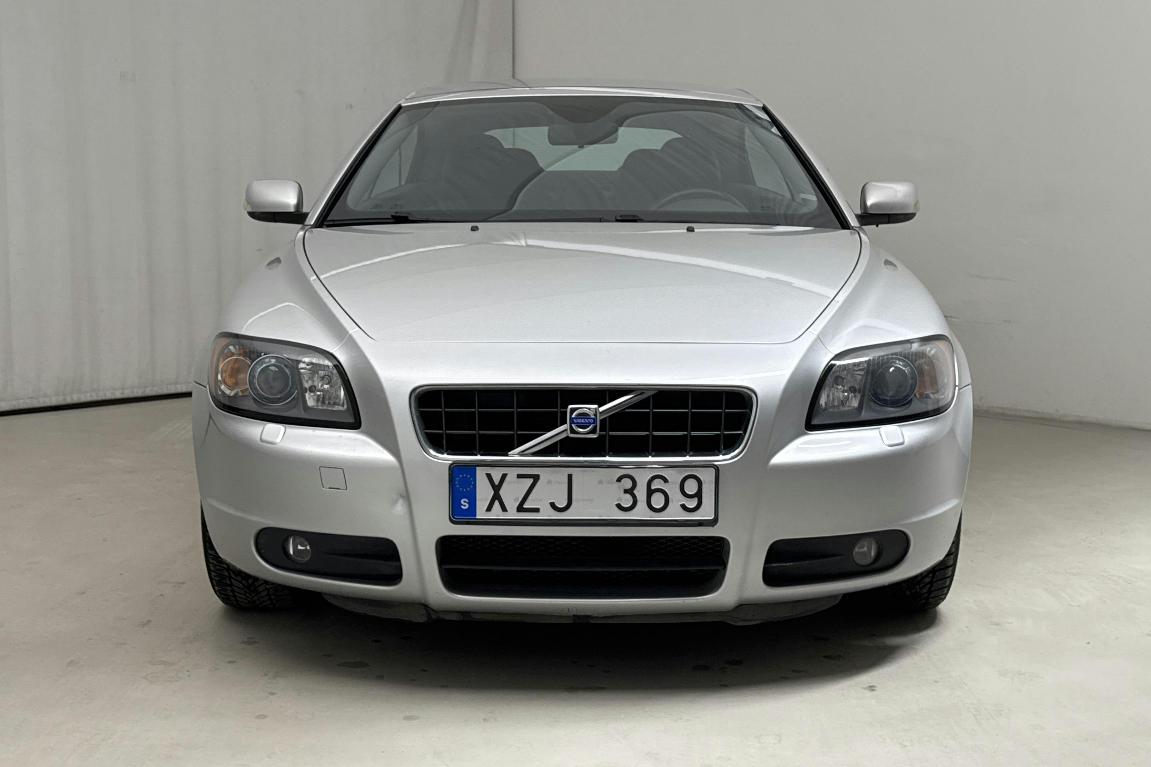 Volvo C70 2.4 Cabriolet (140hk) - 153 210 km - Manual - Light Grey - 2007