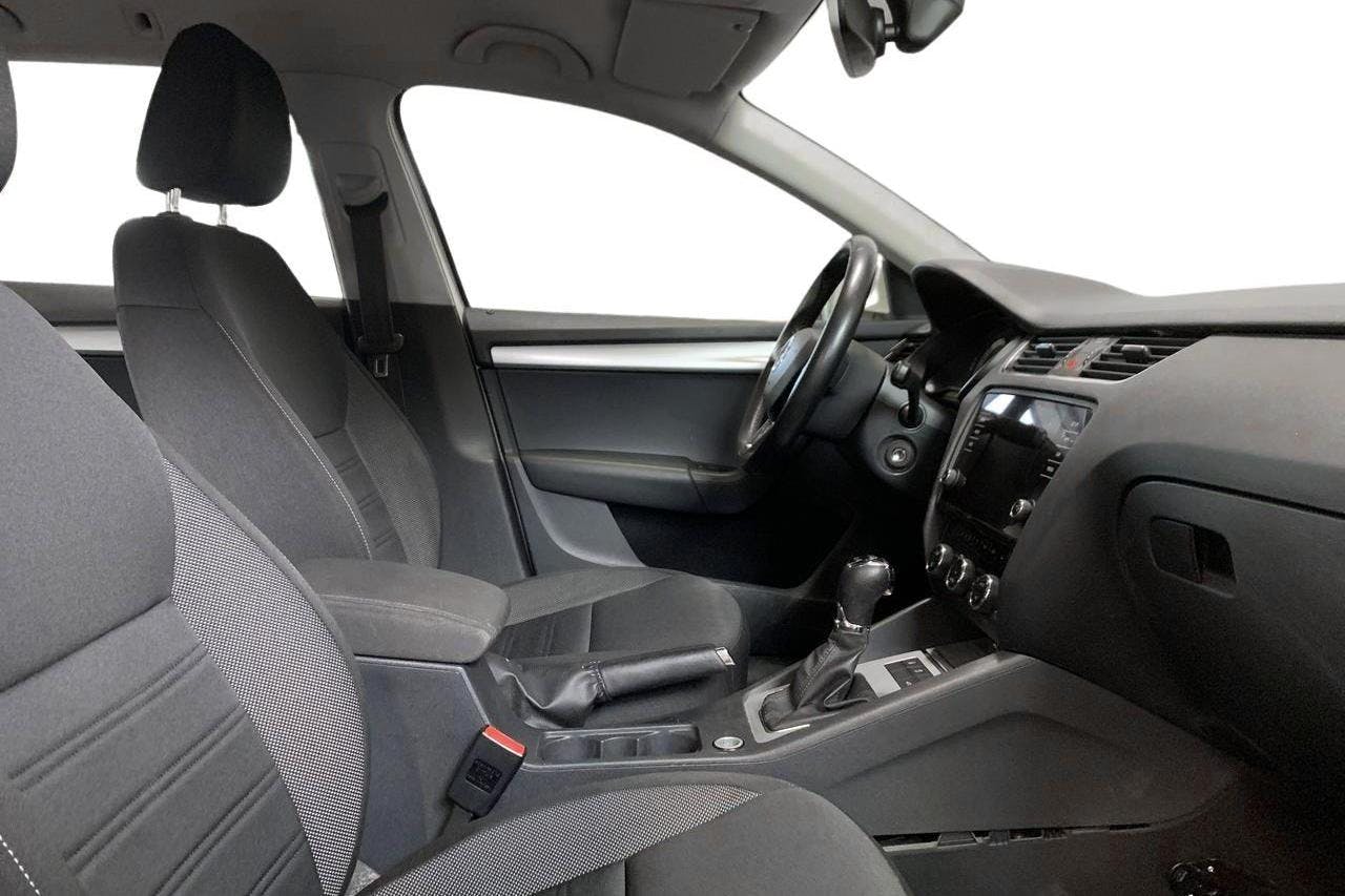 Skoda Octavia III 2.0 TDI Combi 4x4 (150hk) - 330 860 km - Automatic - white - 2019