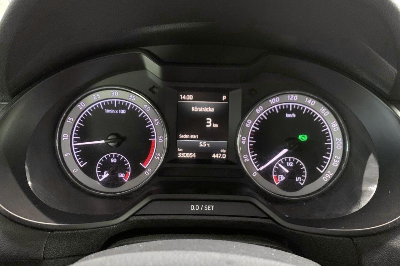 Skoda Octavia III 2.0 TDI Combi 4x4 (150hk) - 330 860 km - Automatic - white - 2019