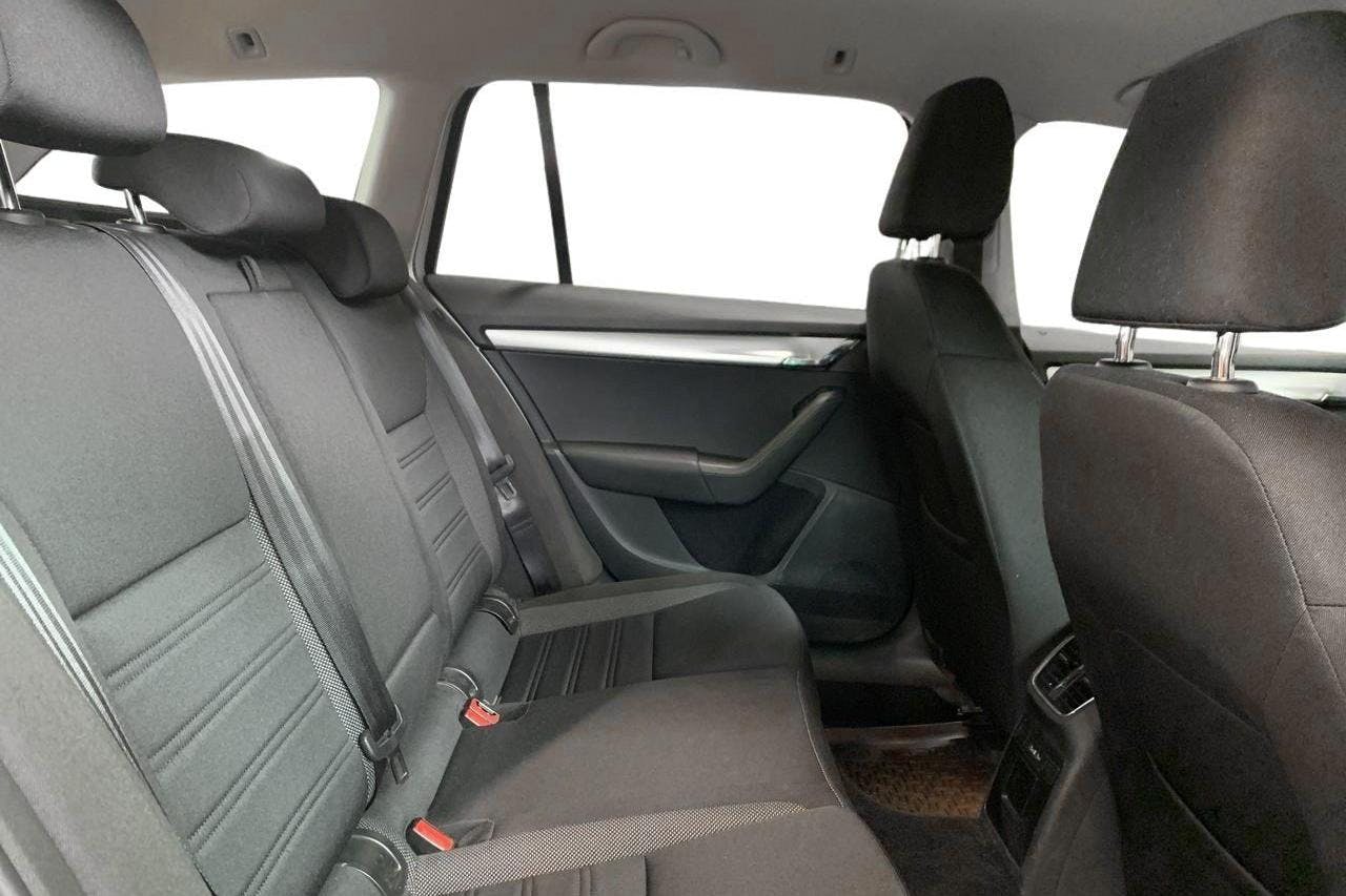 Skoda Octavia III 2.0 TDI Combi 4x4 (150hk) - 330 860 km - Automatic - white - 2019