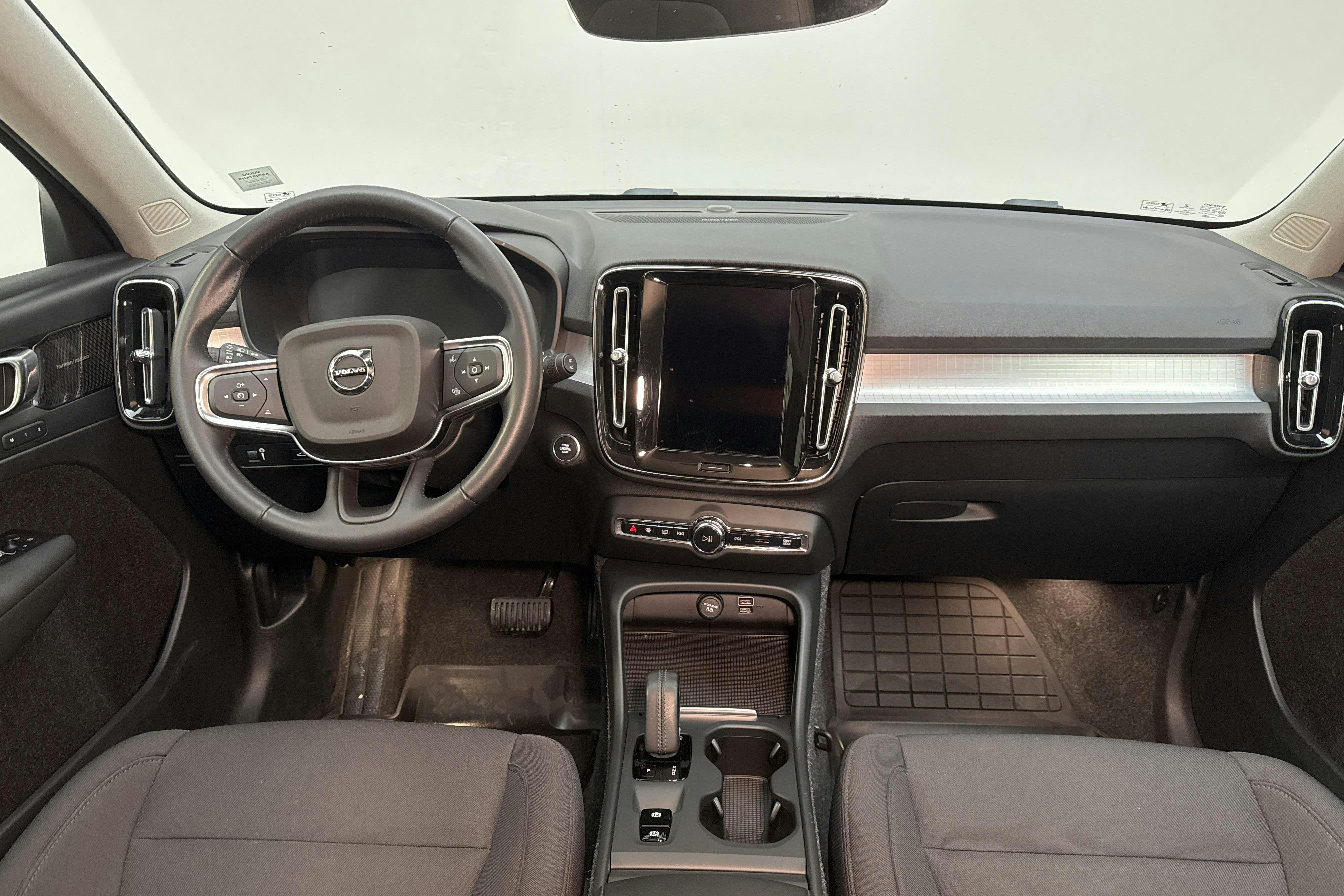 Volvo XC40 B4 2WD (197hk) - 58 680 km - Automatic - Dark Blue - 2021