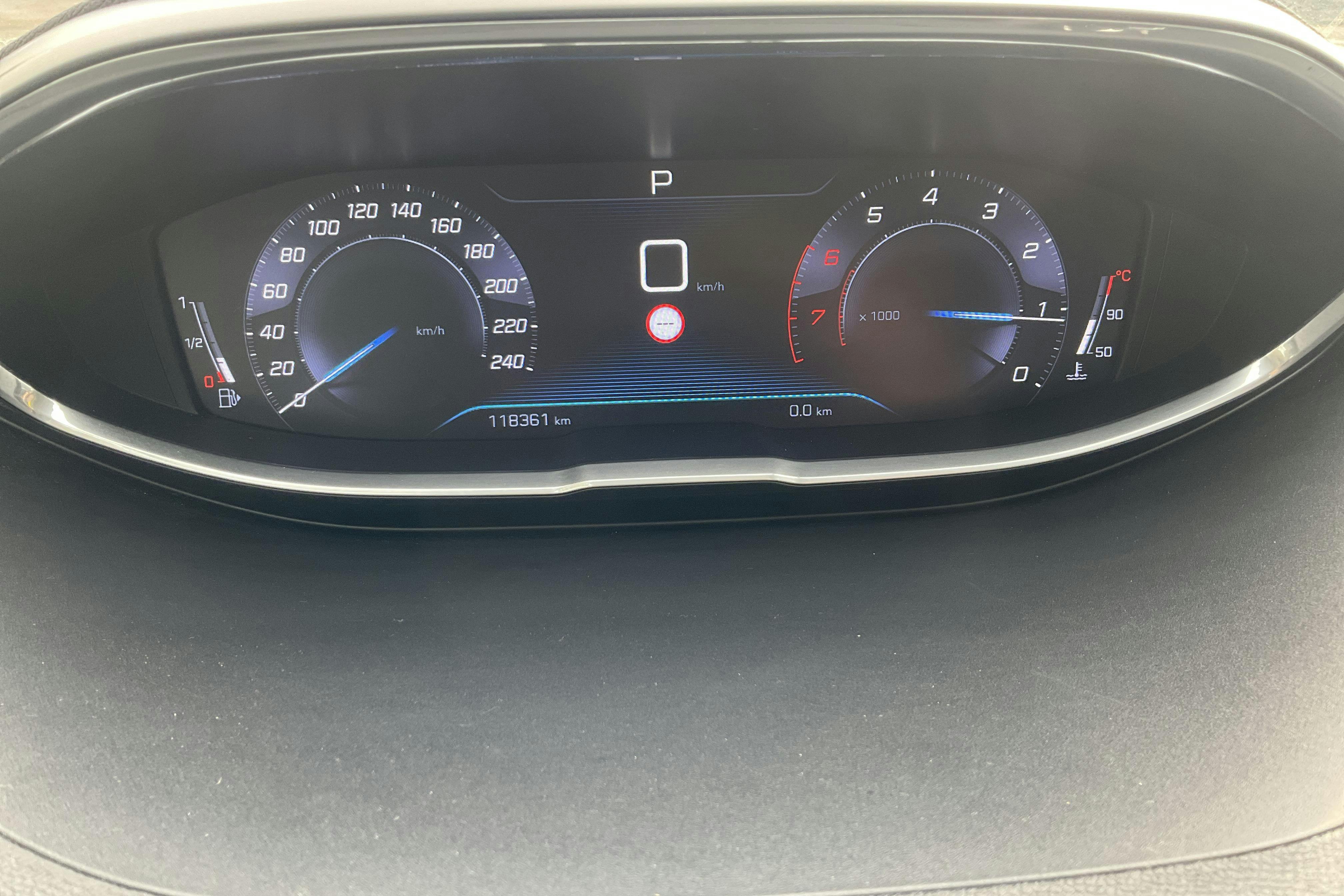Peugeot 5008 1.2 PureTech (130hk) - 118 360 km - Automaatne - valge - 2018