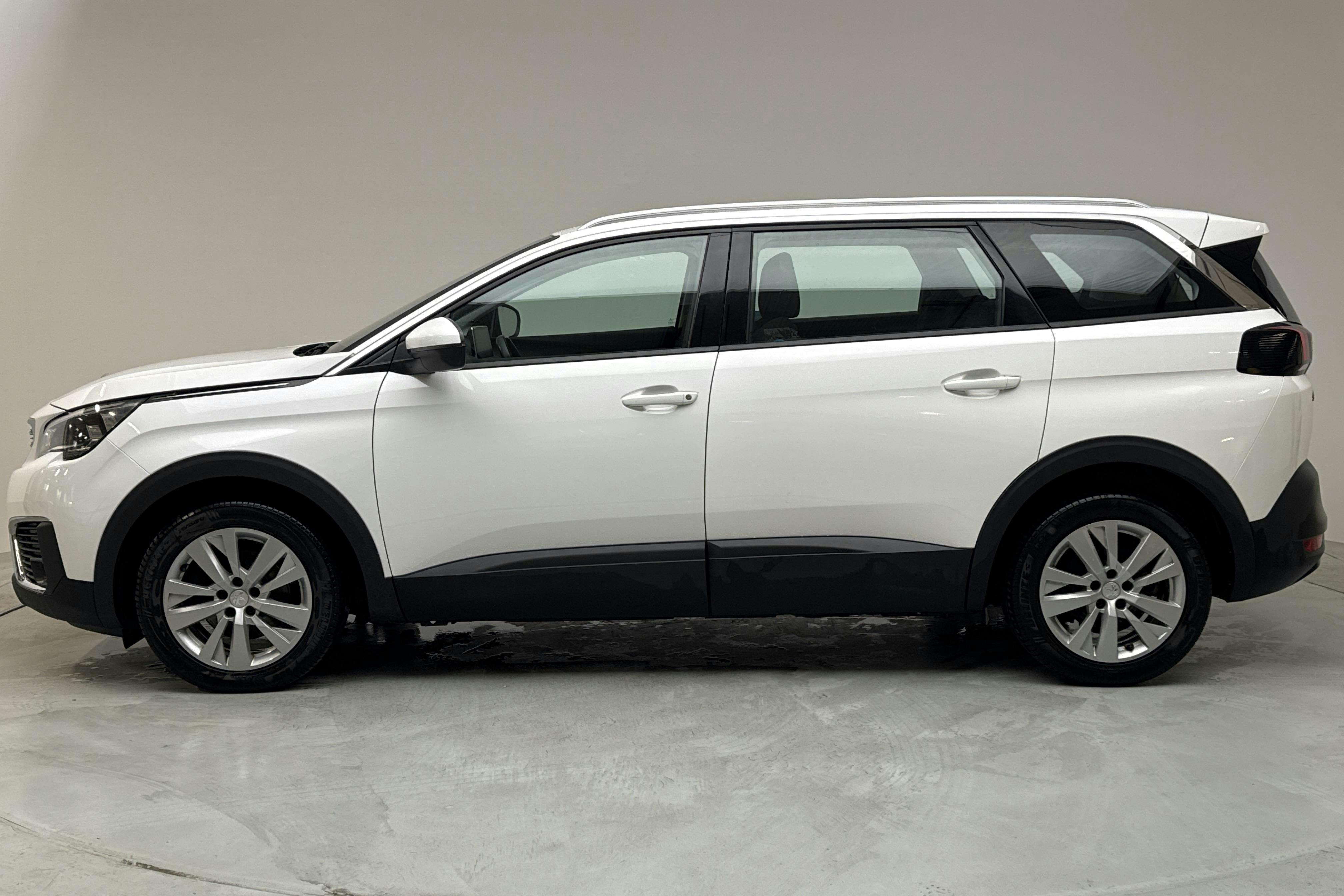Peugeot 5008 1.2 PureTech (130hk) - 118 360 km - Automaatne - valge - 2018