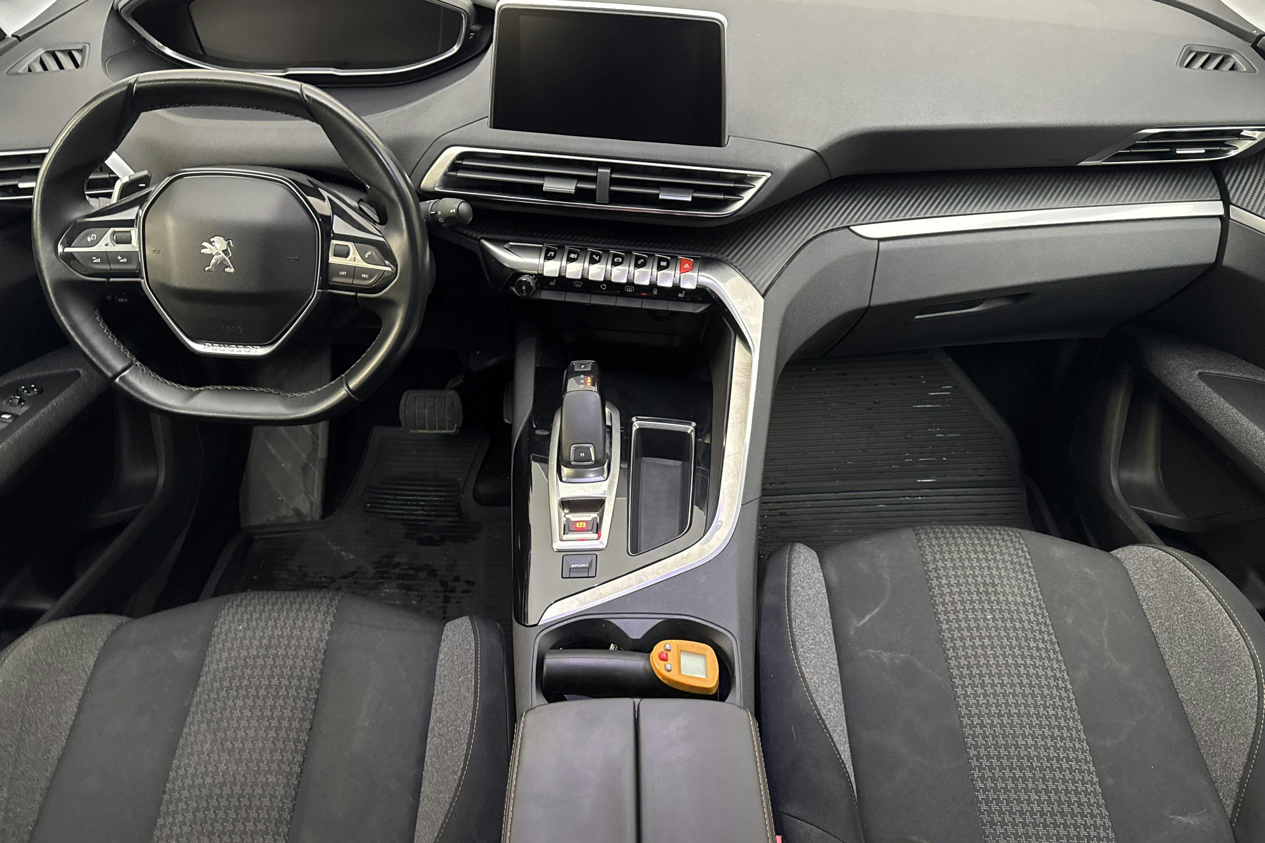 Peugeot 5008 1.2 PureTech (130hk) - 118 360 km - Automaatne - valge - 2018