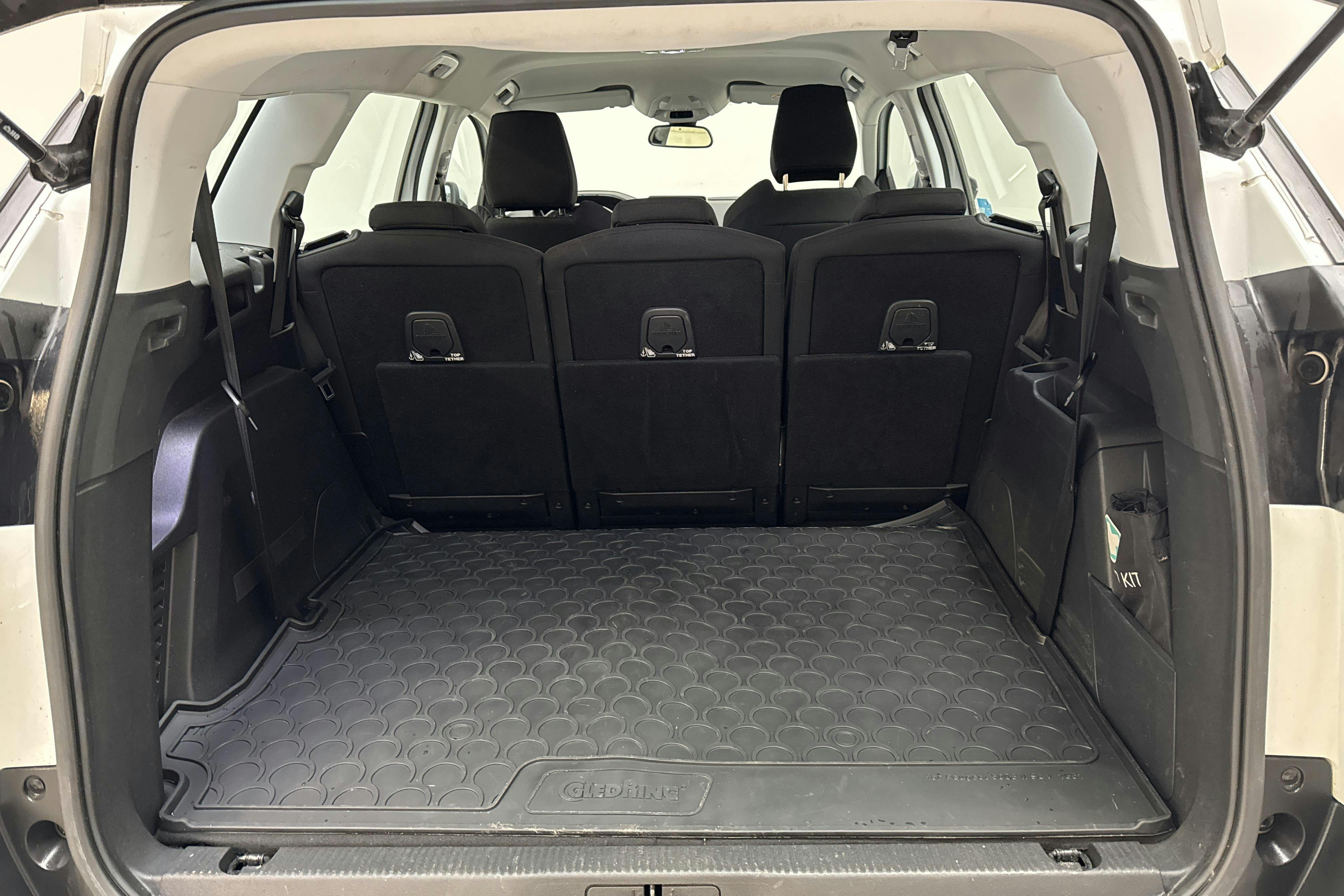 Peugeot 5008 1.2 PureTech (130hk) - 118 360 km - Automaatne - valge - 2018