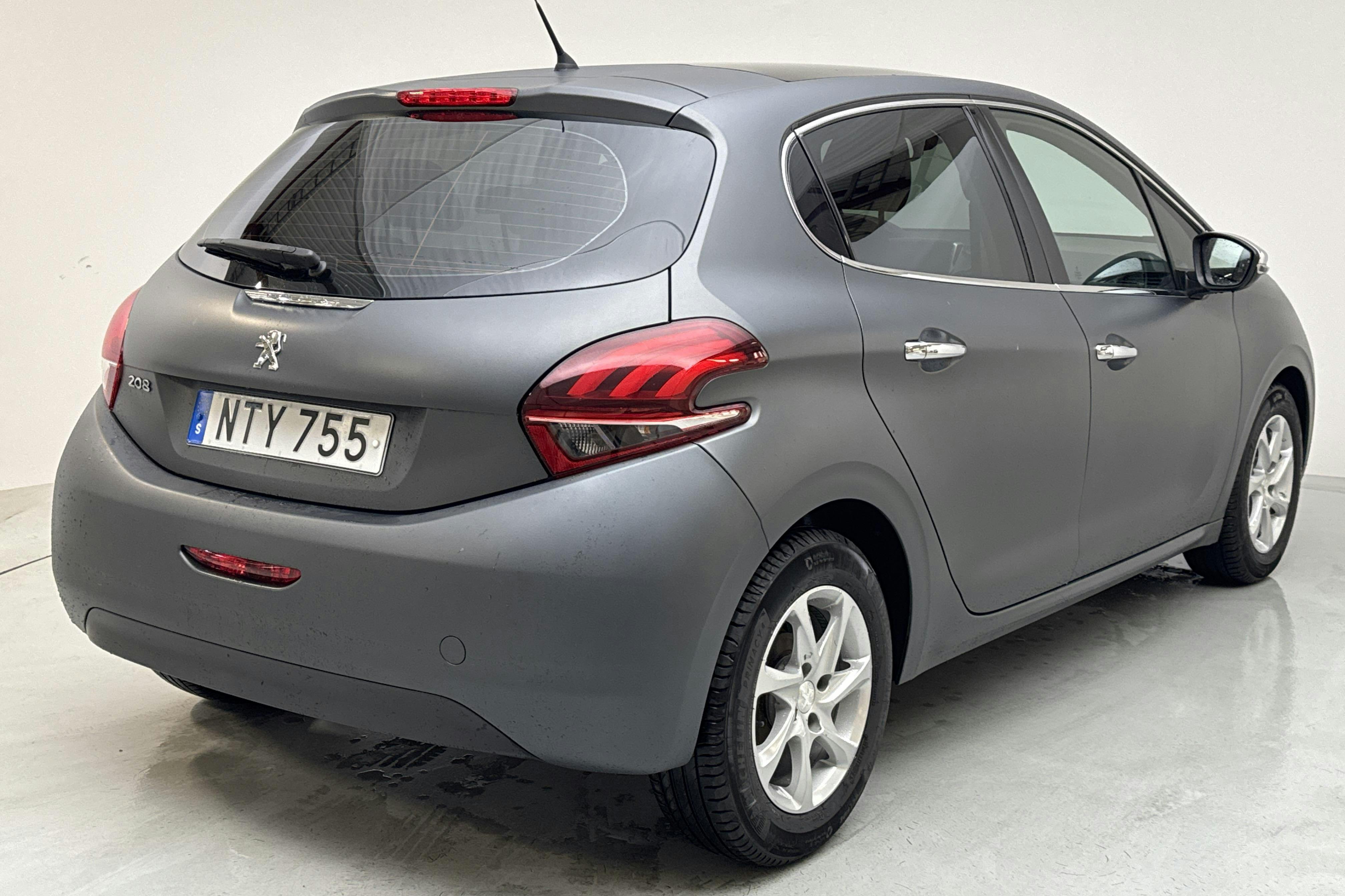 Peugeot 208 1.2 VTi 5dr (82hk) - 7 662 mil - Manuell - Light Grey - 2015