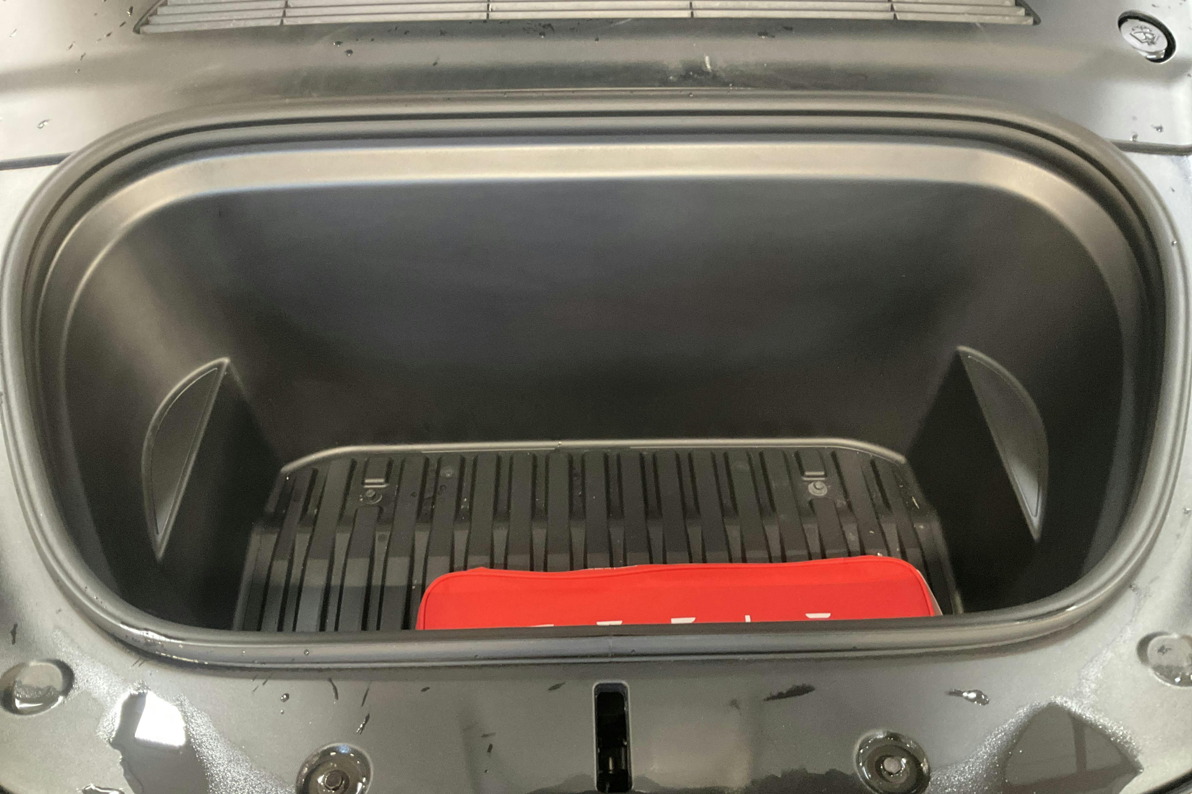 Tesla Model Y Long Range Dual Motor AWD - 91 070 km - Automatic - black - 2022