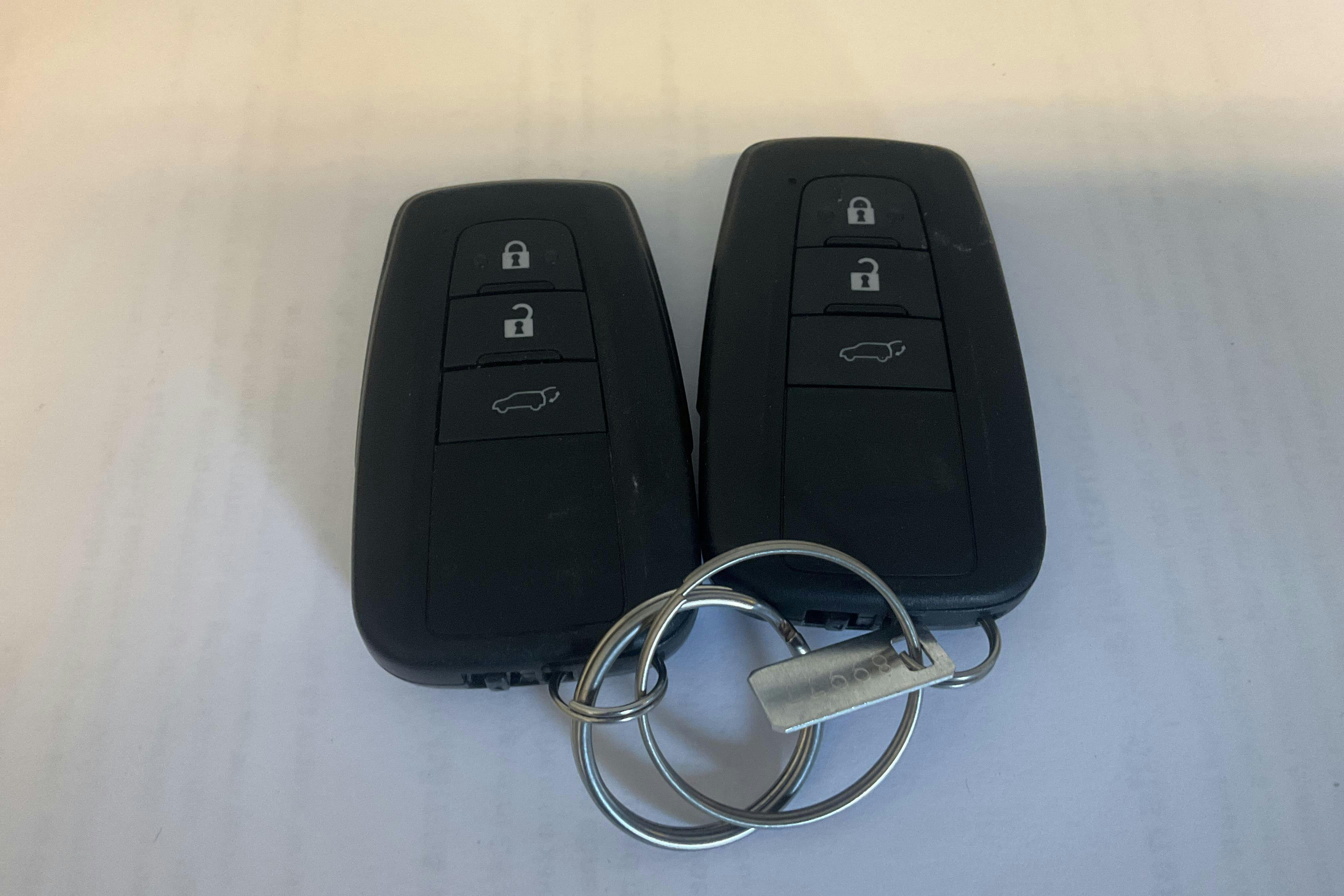 Toyota RAV4 2.5 HSD AWD (222hk) - 7 350 mil - Automat - grå - 2020