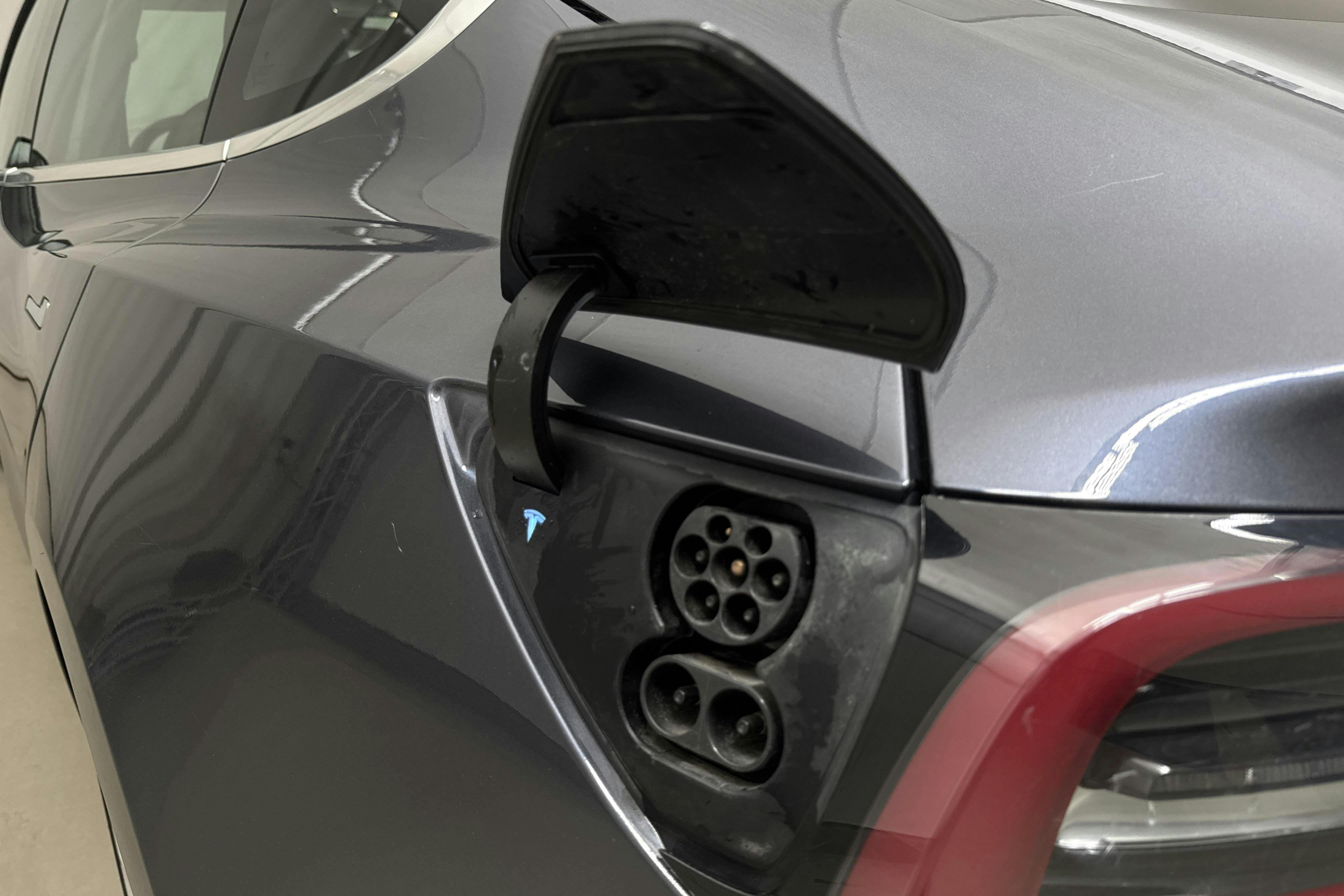 Tesla Model 3 Long Range Dual Motor AWD - 86 810 km - Automaattinen - harmaa - 2019