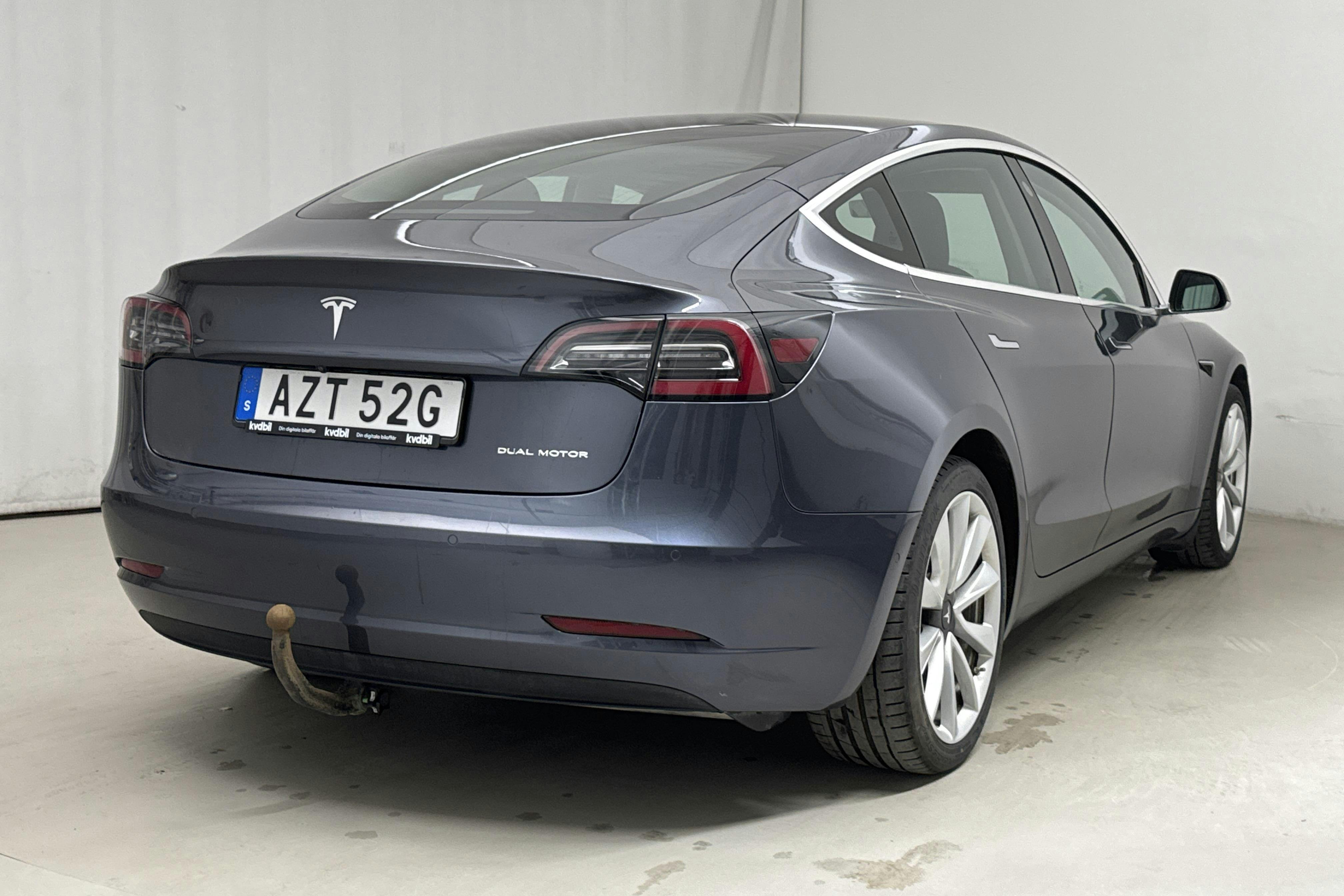 Tesla Model 3 Long Range Dual Motor AWD - 86 810 km - Automaattinen - harmaa - 2019