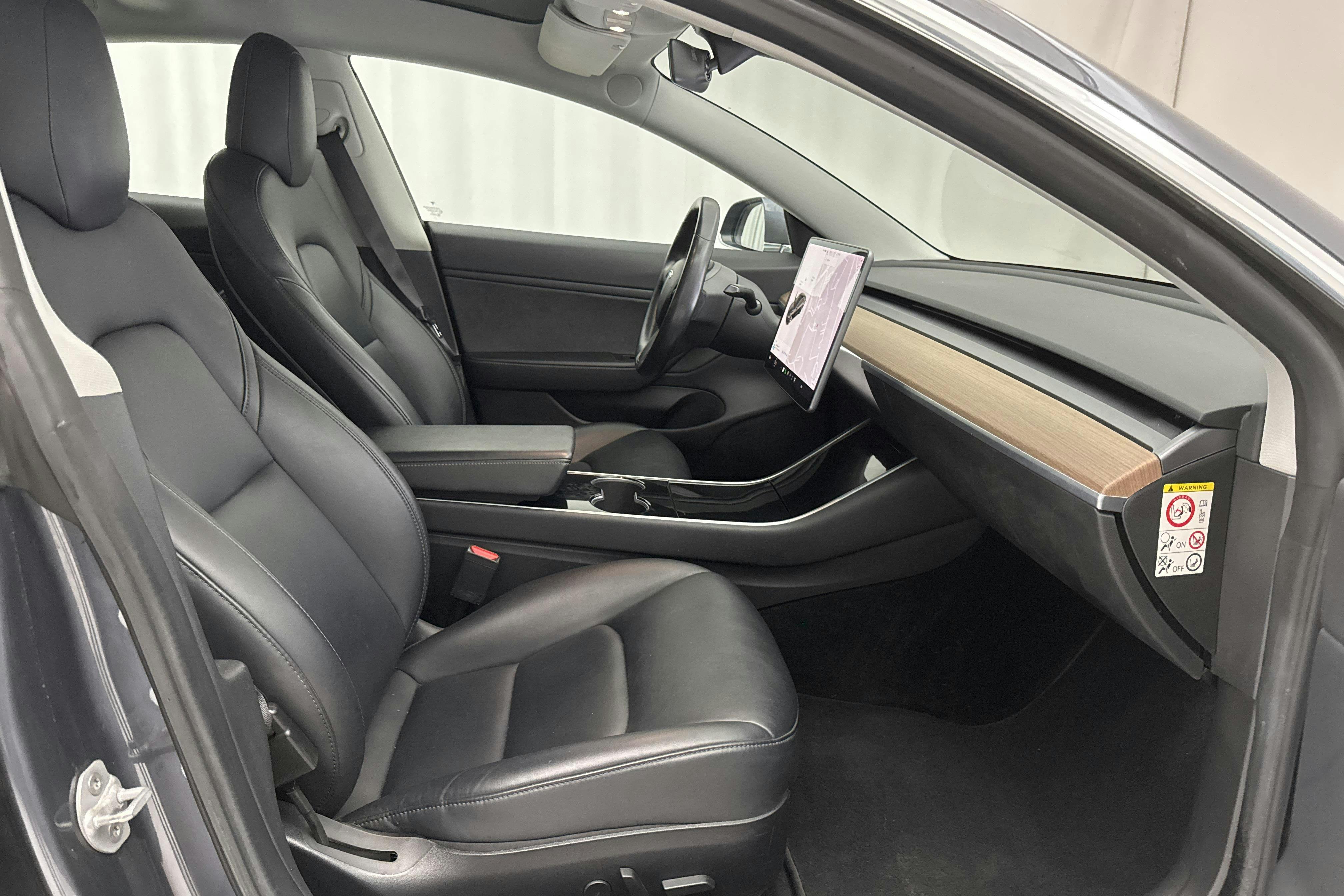 Tesla Model 3 Long Range Dual Motor AWD - 86 810 km - Automaattinen - harmaa - 2019