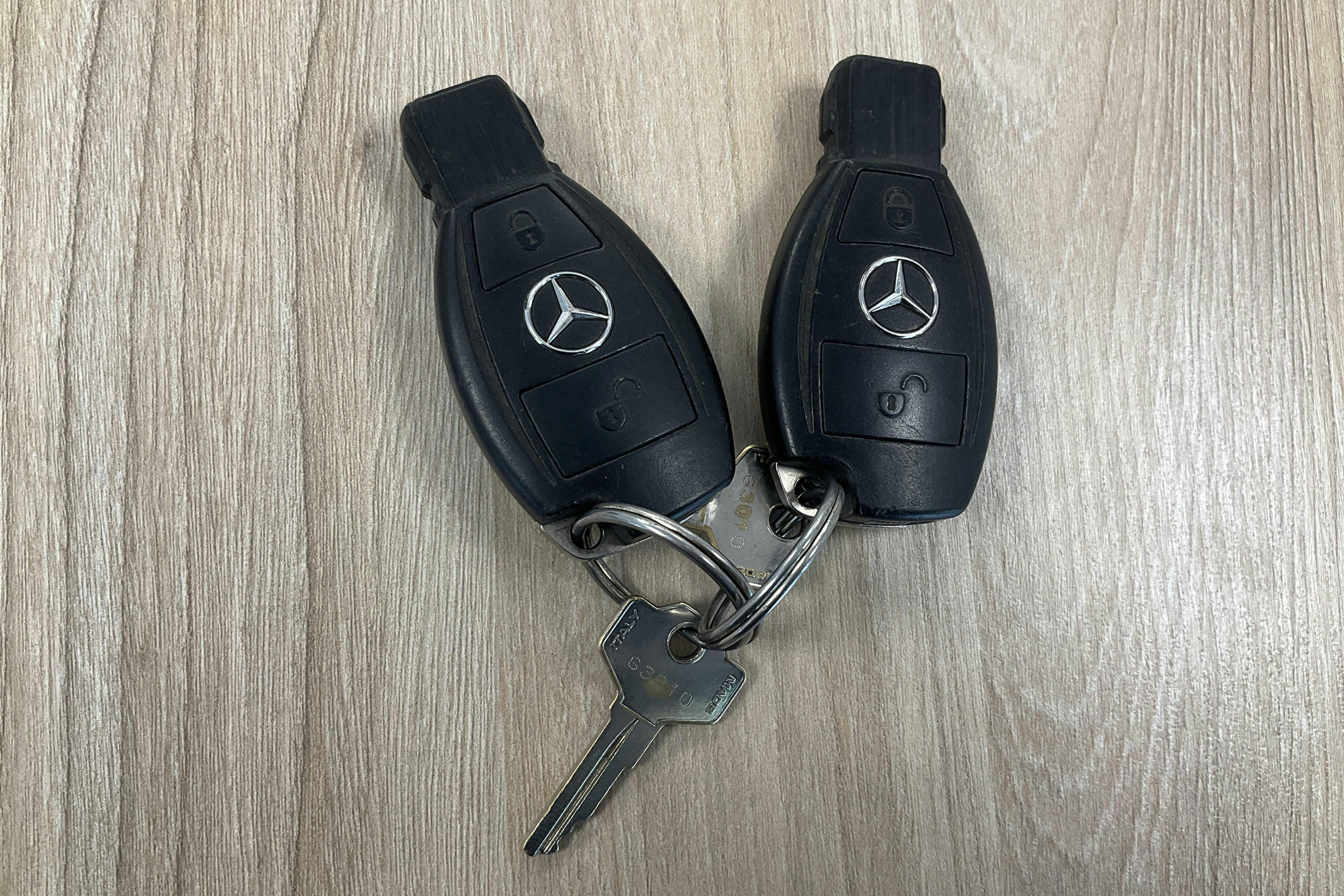 Mercedes Sprinter 316 CDI Volymskåp (163hk) - 164 340 km - Automaatne - valge - 2016