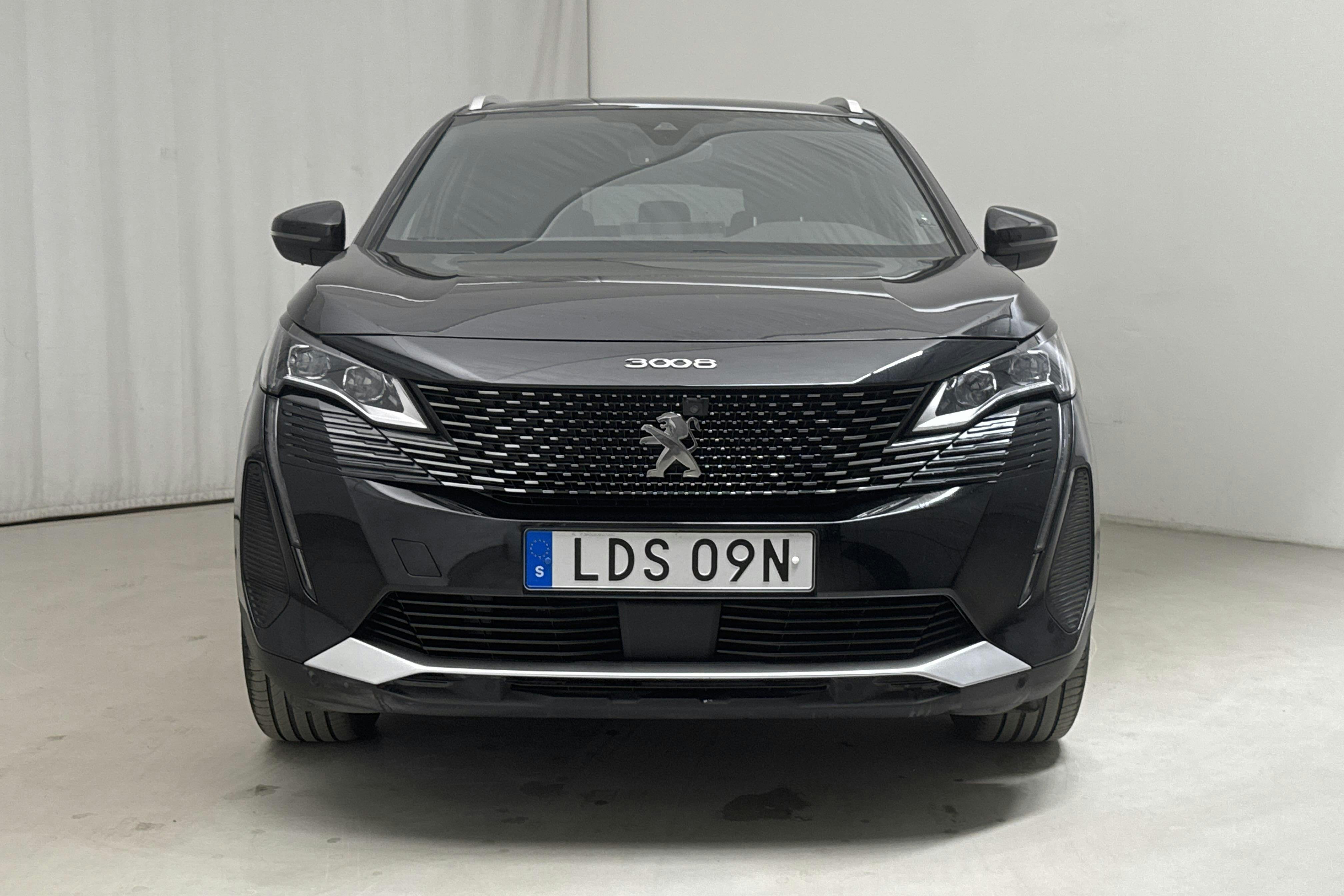 Peugeot 3008 1.6 Plug-in Hybrid 4 (300hk) - 6 712 mil - Automat - svart - 2021