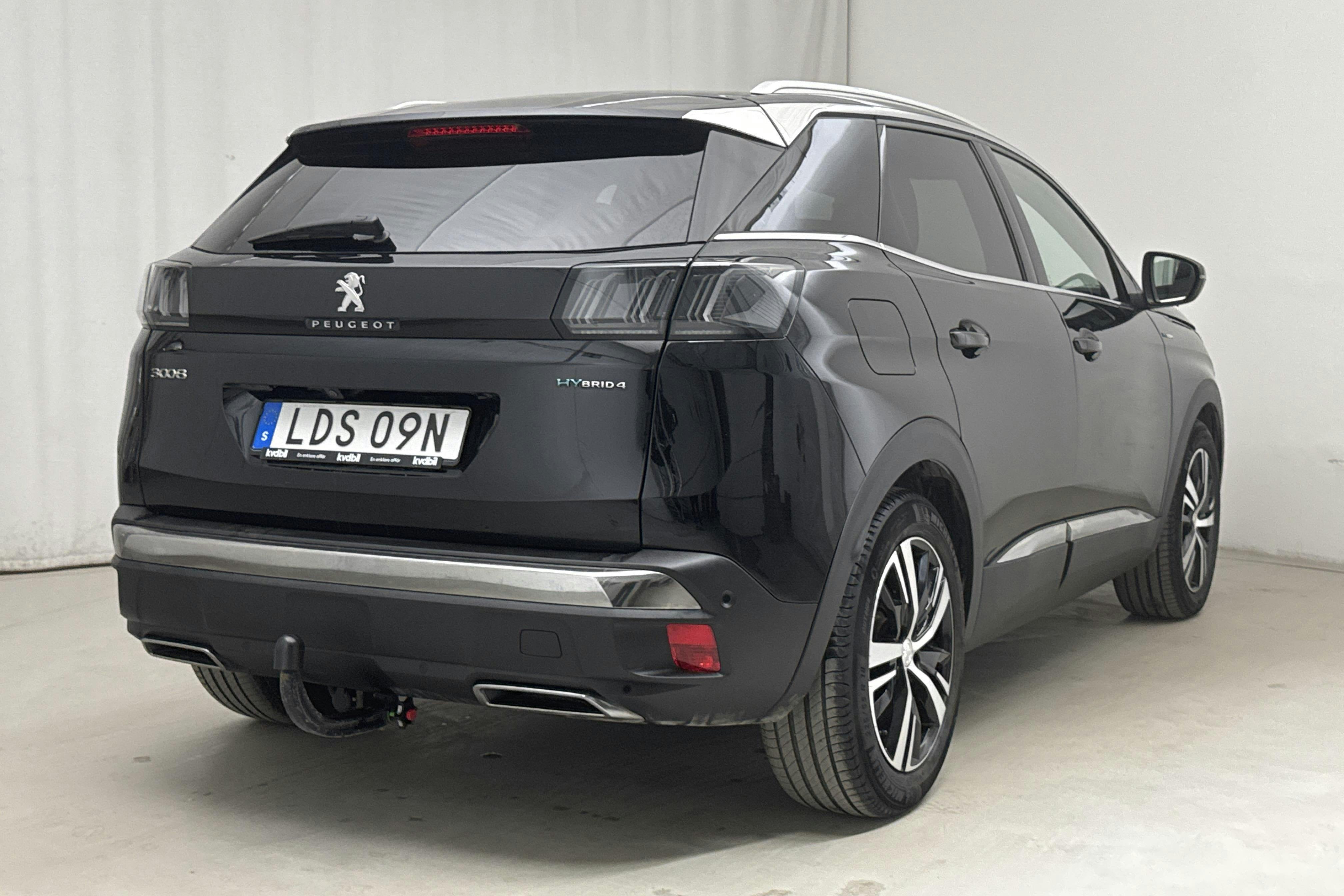 Peugeot 3008 1.6 Plug-in Hybrid 4 (300hk) - 6 712 mil - Automat - svart - 2021