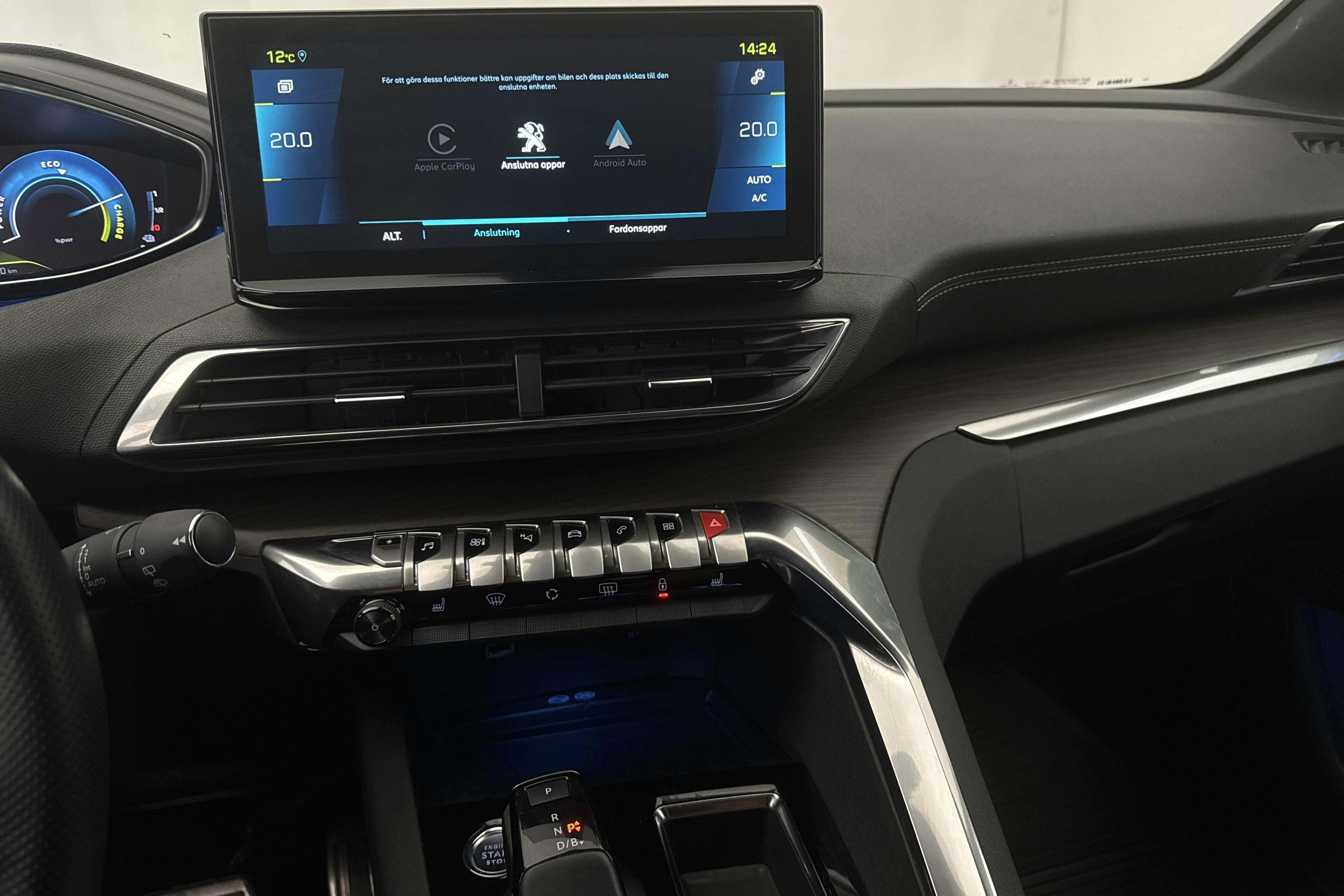 Peugeot 3008 1.6 Plug-in Hybrid 4 (300hk) - 6 712 mil - Automat - svart - 2021