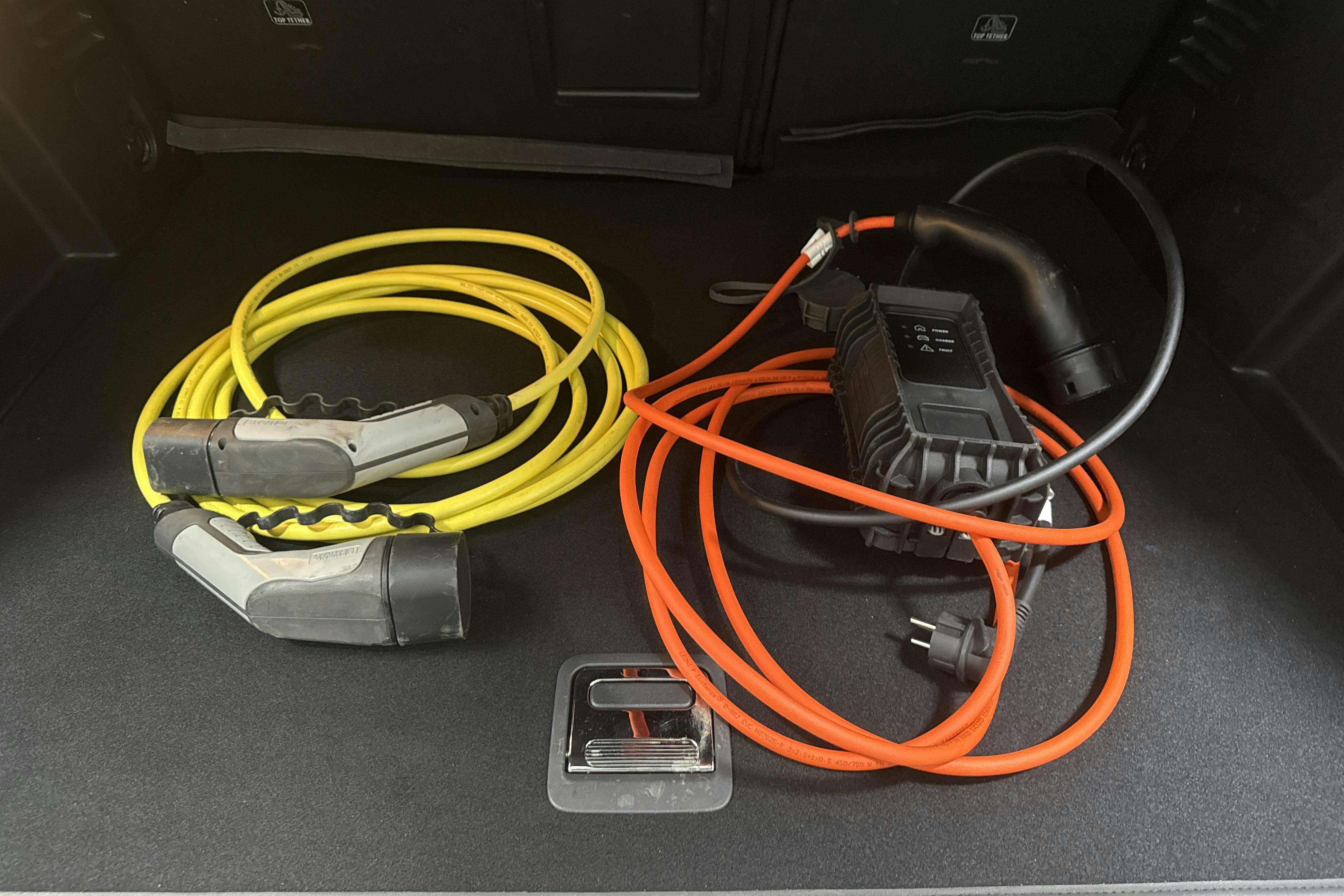 Peugeot 3008 1.6 Plug-in Hybrid 4 (300hk) - 6 712 mil - Automat - svart - 2021
