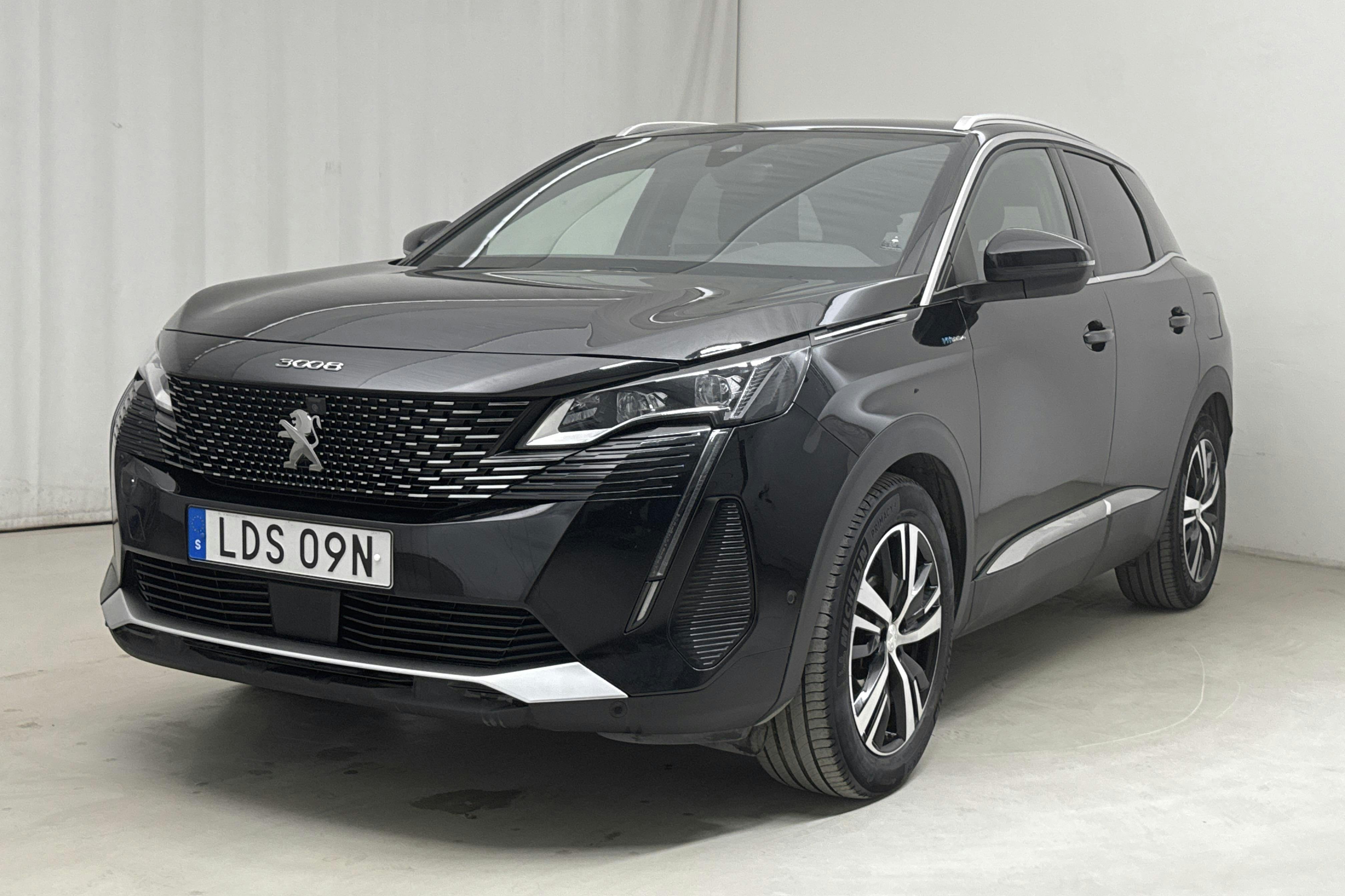 Peugeot 3008 1.6 Plug-in Hybrid 4 (300hk) - 67 120 km - Automatyczna - czarny - 2021
