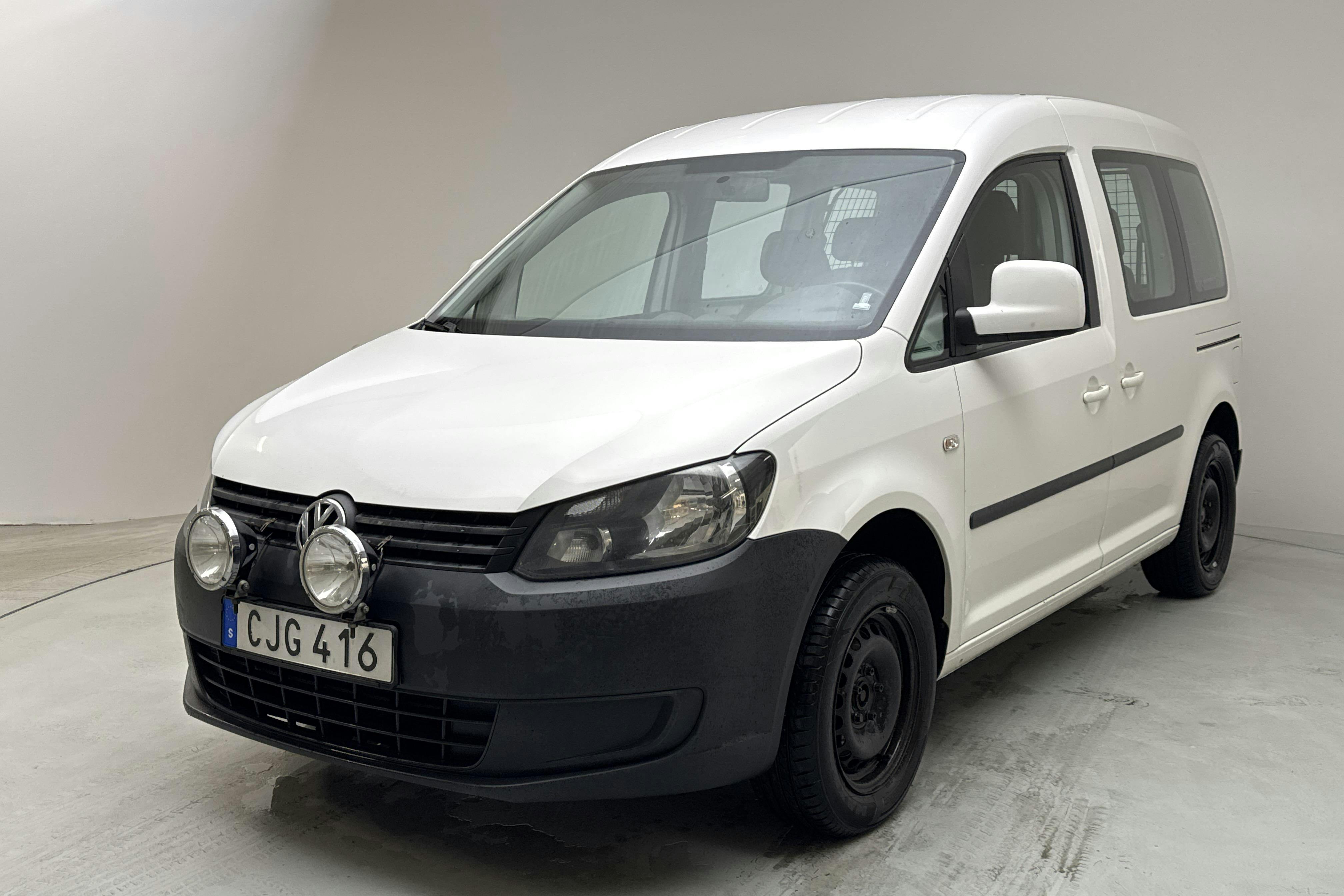 VW Caddy Life 1.6 TDI (102hk) - 19 253 mil - Manuell - vit - 2014