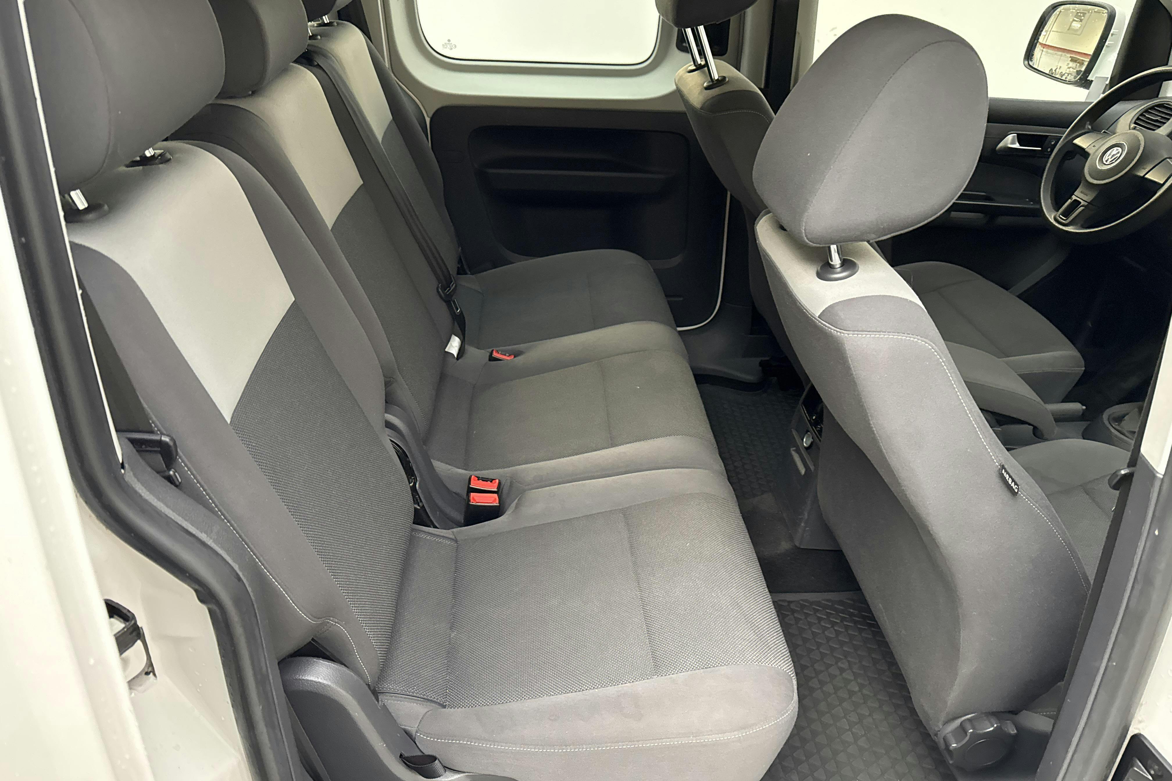 VW Caddy Life 1.6 TDI (102hk) - 192 530 km - Manualna - biały - 2014