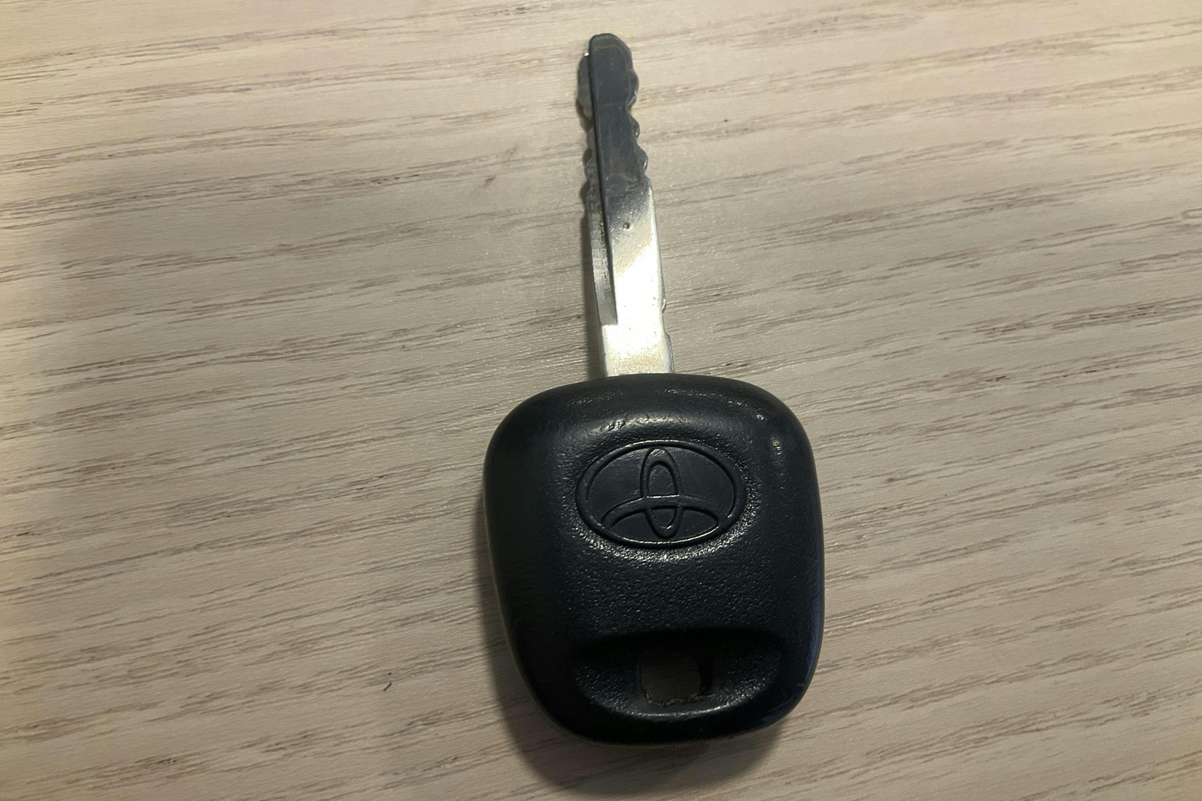 Toyota Yaris 1.0 5dr (69hk) - 238 020 km - Käsitsi - hõbe - 2010