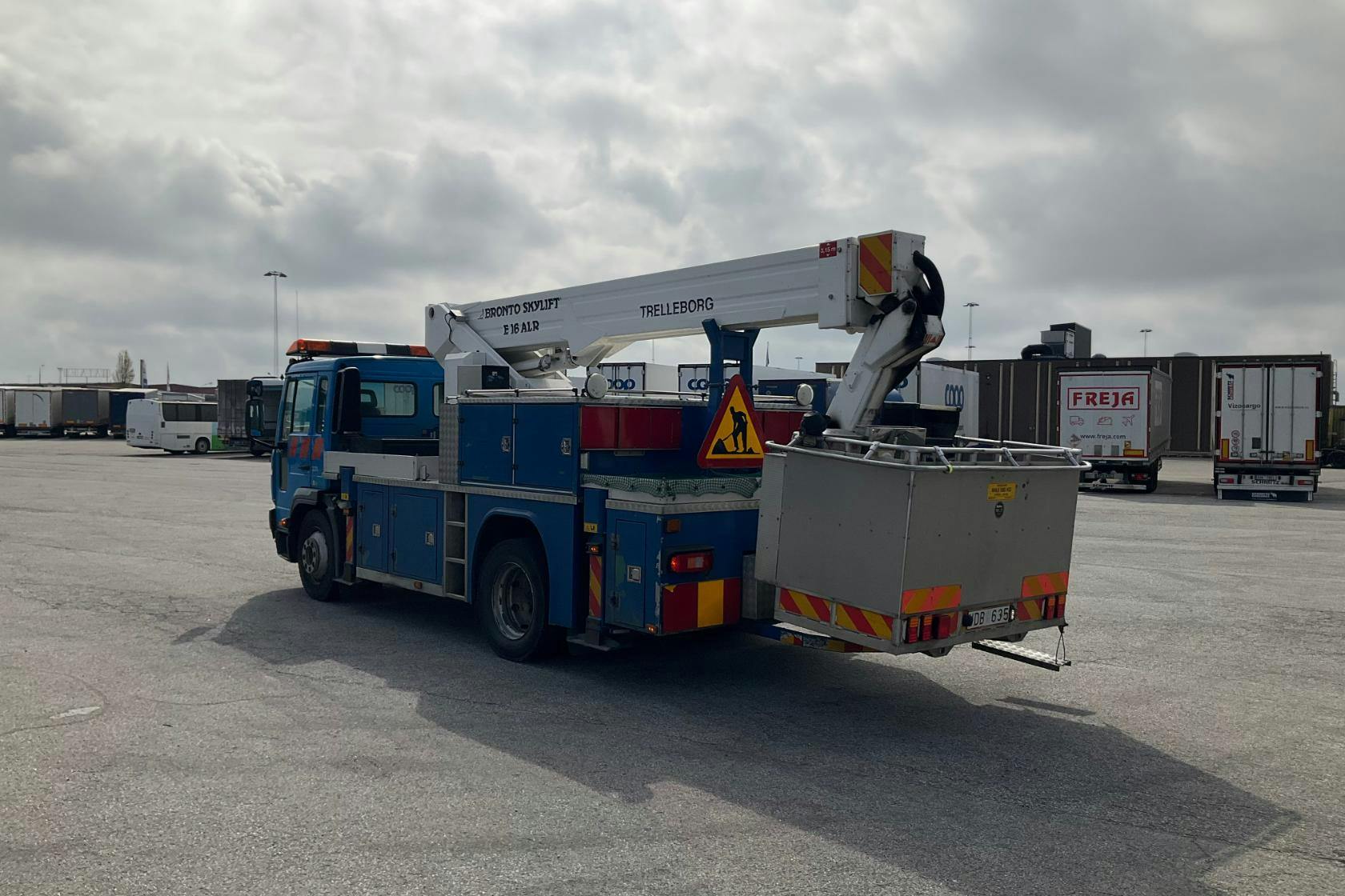 VOLVO FL6 Bronto skylift 16 - 200 220 km - Automaatne - sinine - 2004