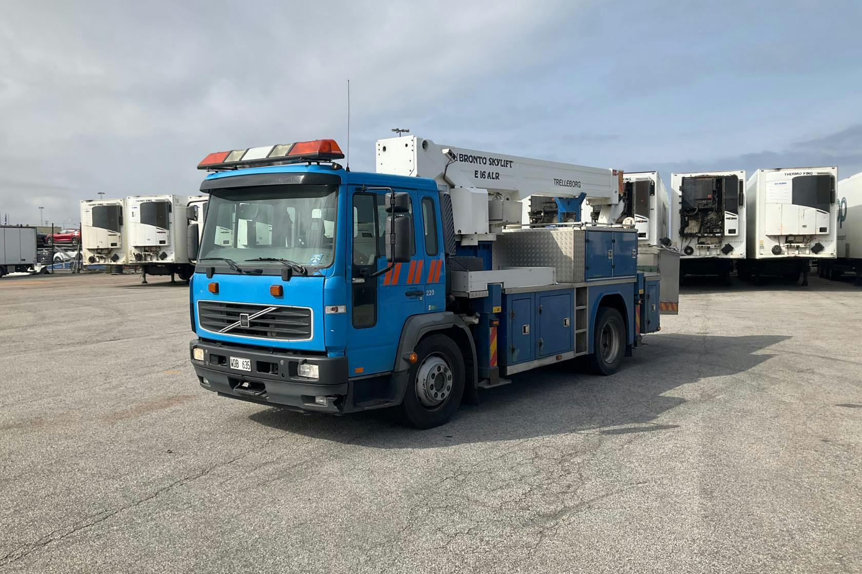 VOLVO FL6 Bronto skylift 16 - 200 220 km - Automaatne - sinine - 2004