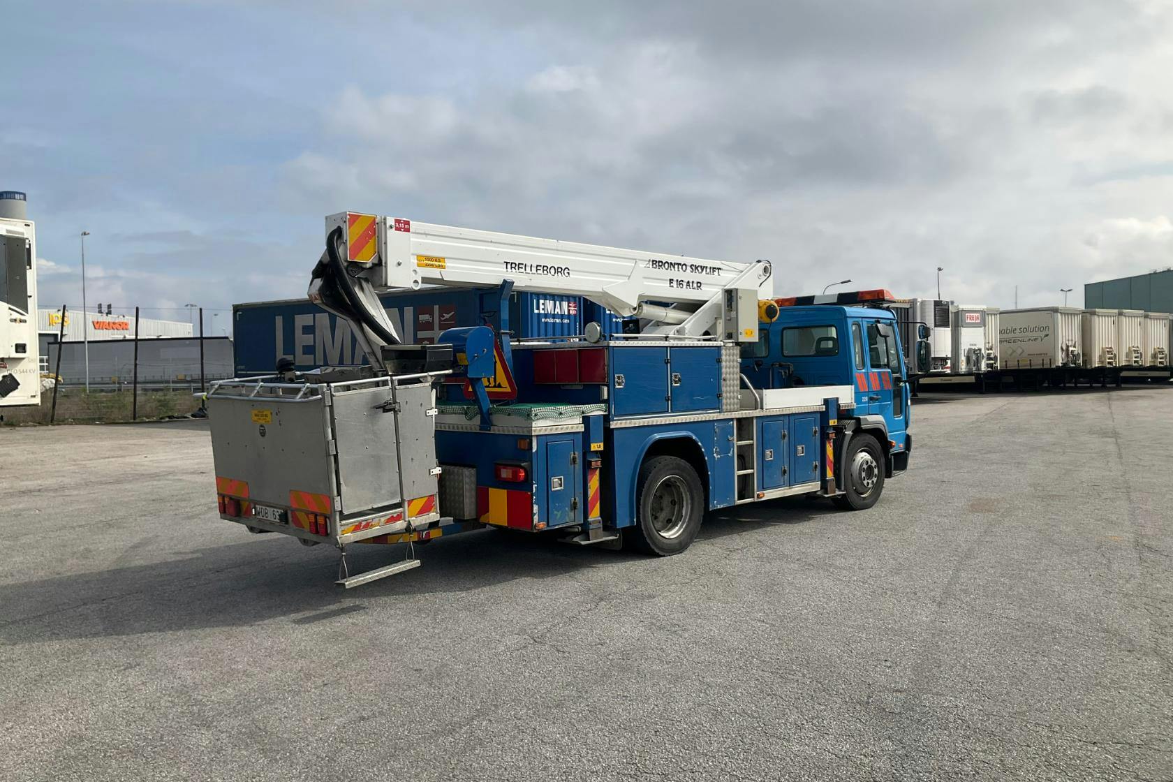 VOLVO FL6 Bronto skylift 16 - 200 220 km - Automaatne - sinine - 2004