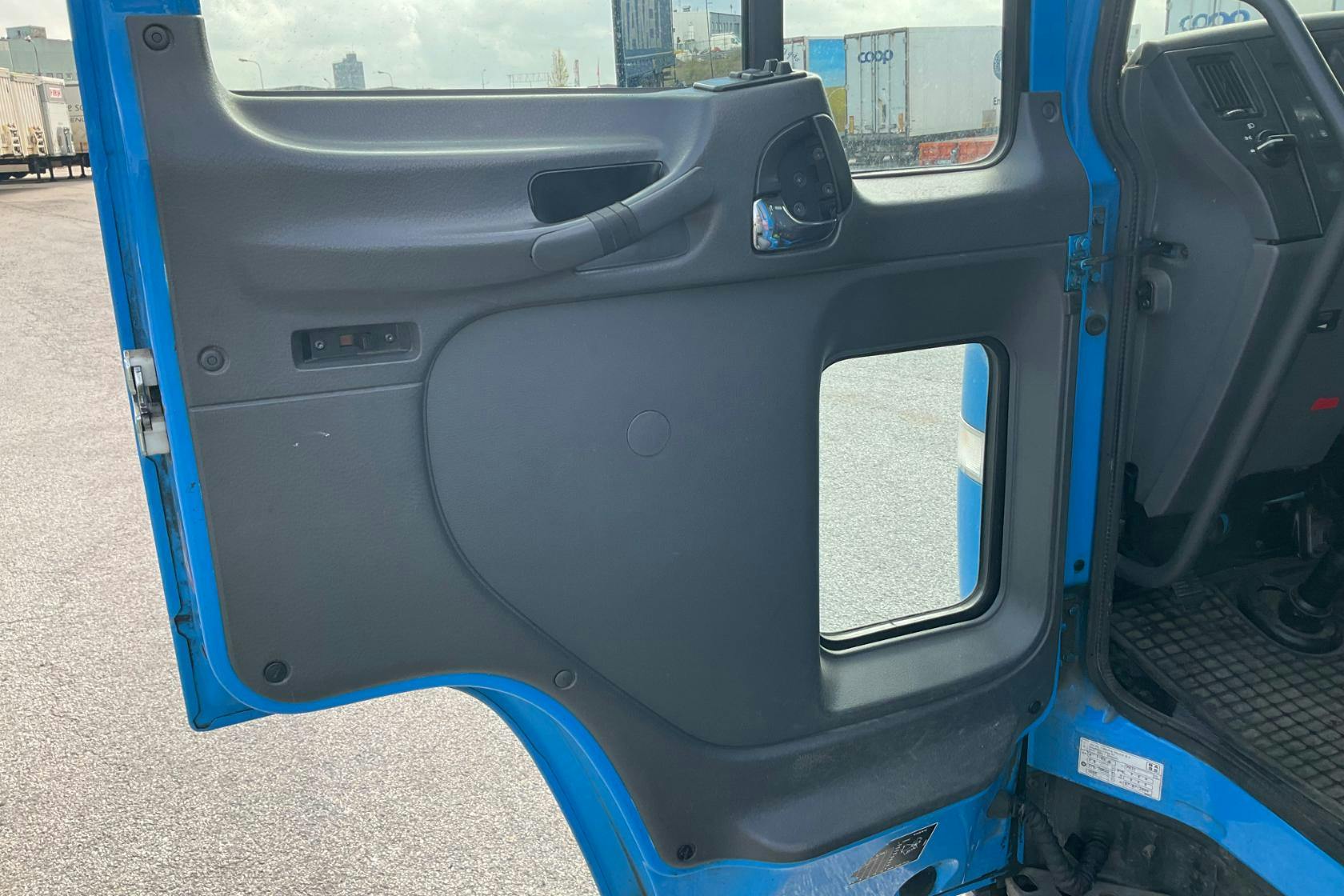 VOLVO FL6 Bronto skylift 16 - 200 220 km - Automaatne - sinine - 2004