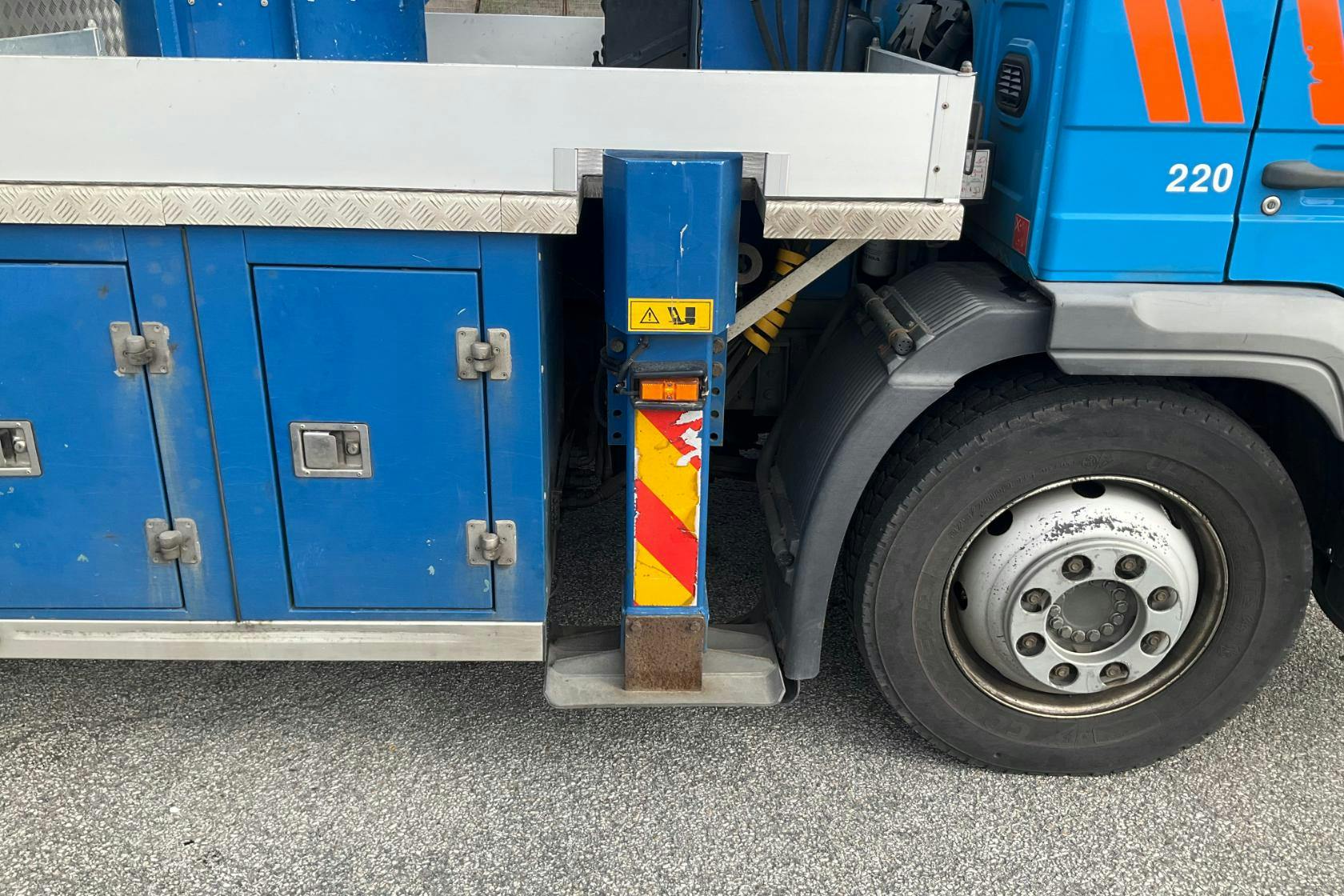 VOLVO FL6 Bronto skylift 16 - 200 220 km - Automaatne - sinine - 2004