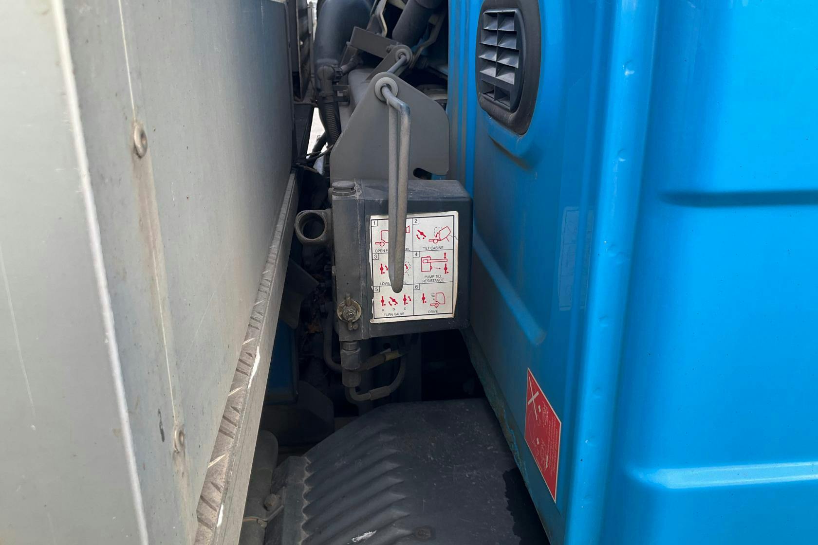 VOLVO FL6 Bronto skylift 16 - 200 220 km - Automaatne - sinine - 2004