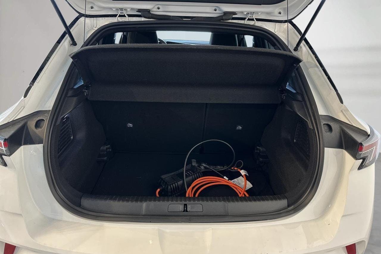 Opel Mokka-e (136hk) - 4 628 mil - Automat - vit - 2021
