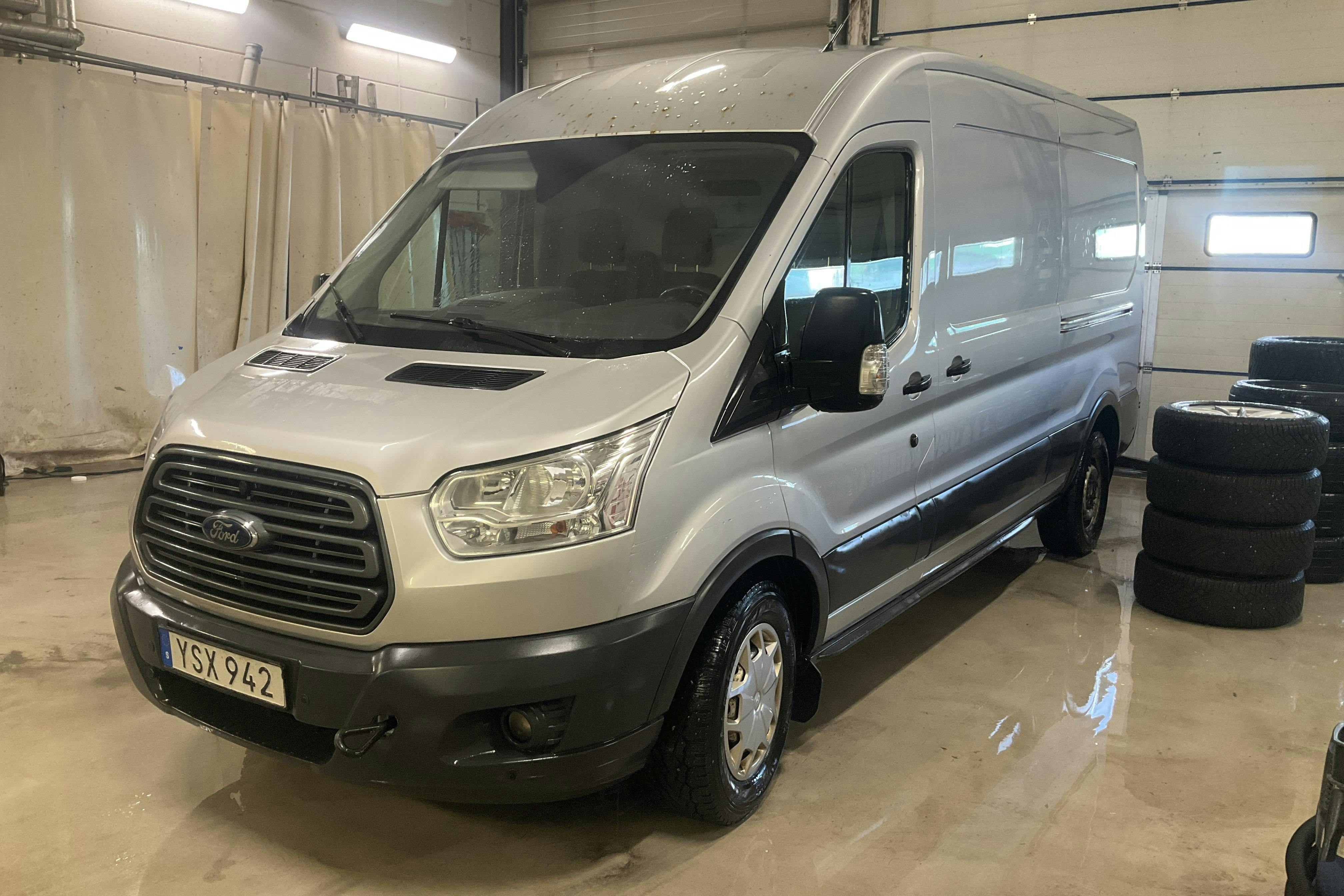 Ford Transit 350 2.0 TDCi 2WD Skåp (170hk) - 199 400 km - Manual - gray - 2018