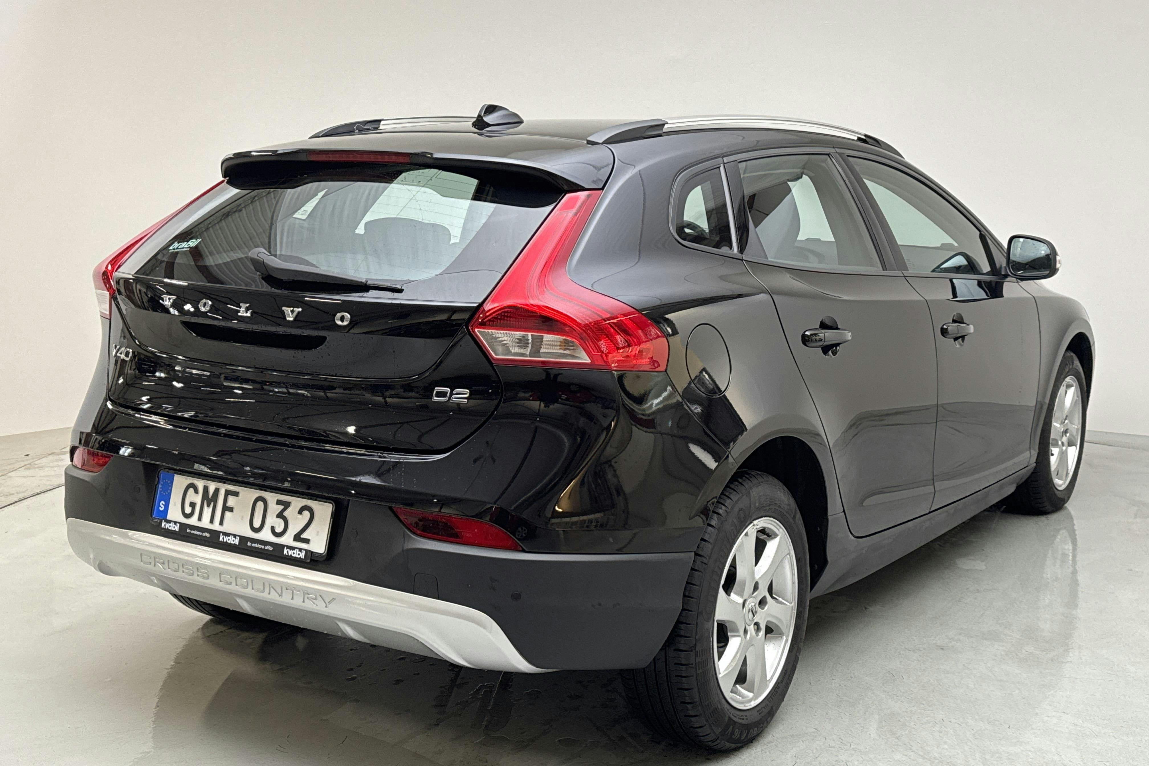 Volvo V40 Cross Country D2 (120hk) - 24 760 km - Automatic - black - 2017