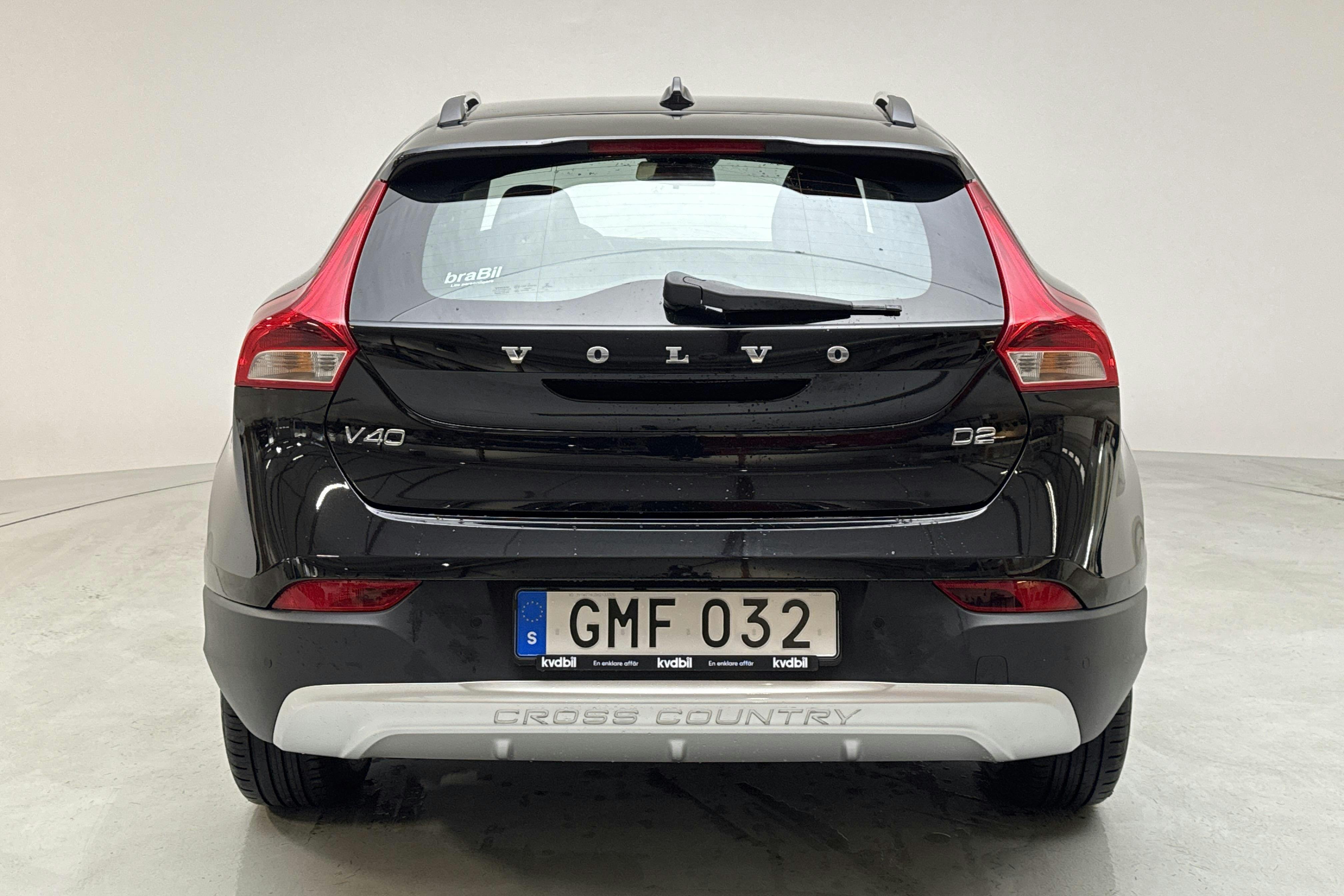 Volvo V40 Cross Country D2 (120hk) - 24 760 km - Automatyczna - czarny - 2017