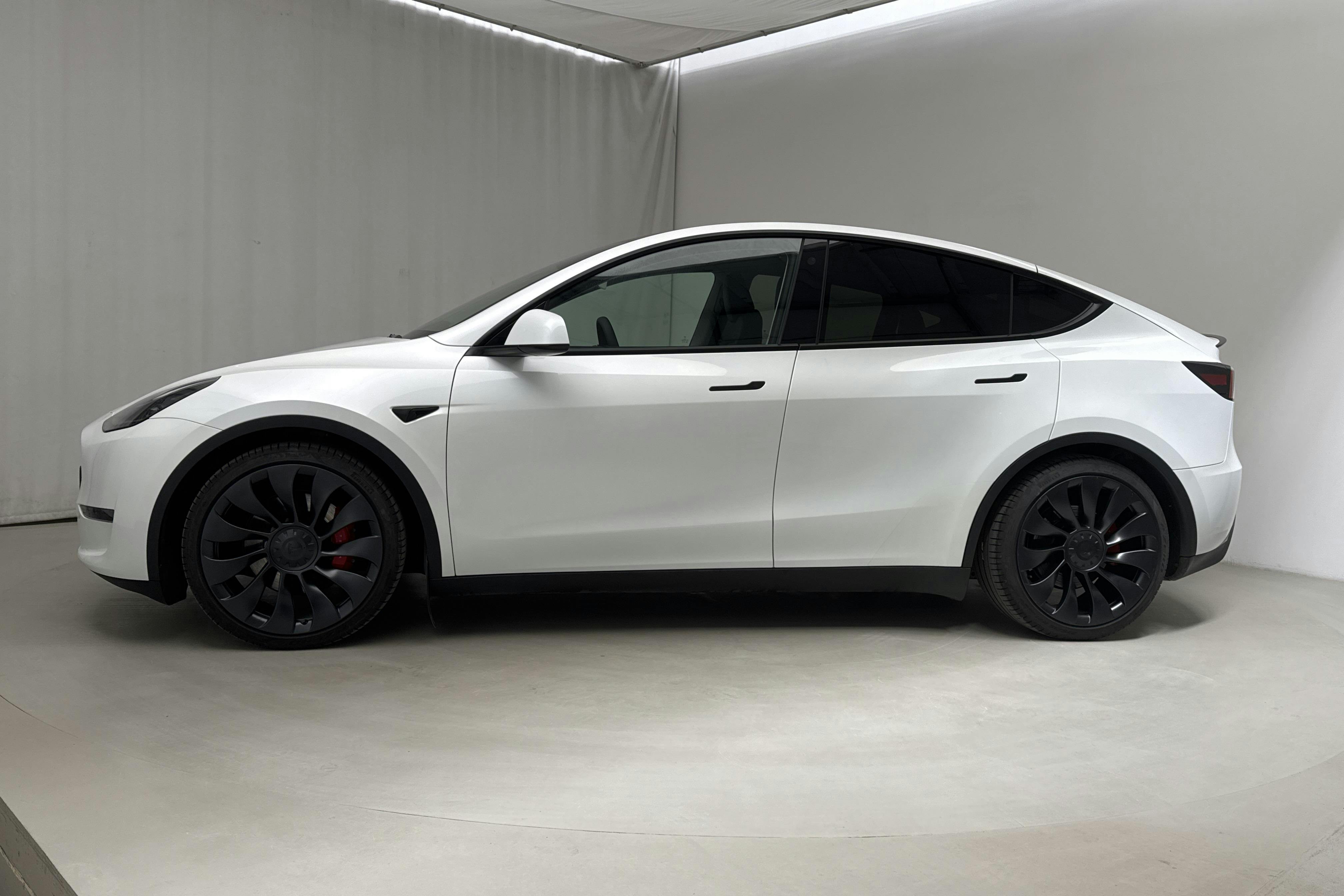 Tesla Model Y Performance Dual Motor AWD - 4 833 mil - Automat - vit - 2023