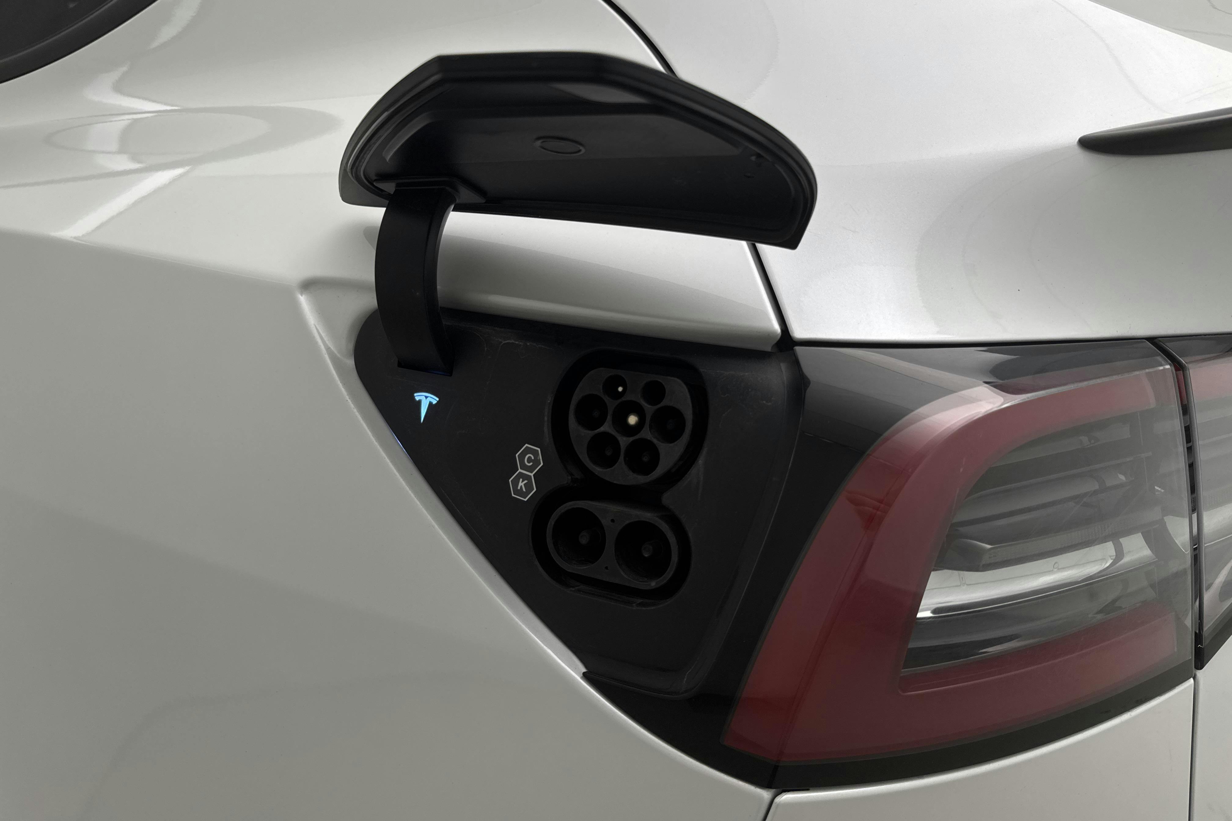 Tesla Model Y Performance Dual Motor AWD - 4 833 mil - Automat - vit - 2023
