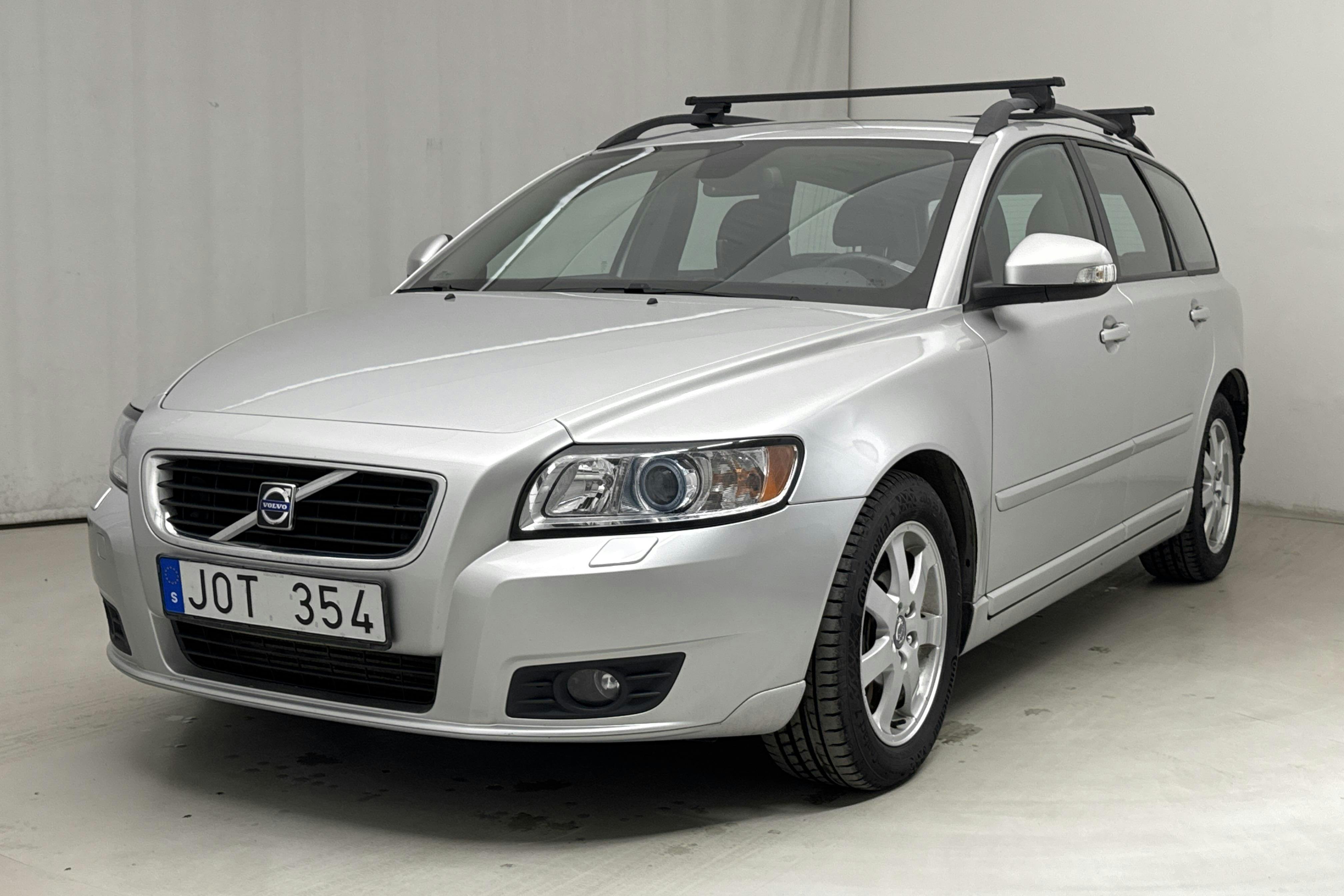 Volvo V50 2.0D (136hk) - 71 830 km - Automaatne - Light Grey - 2010