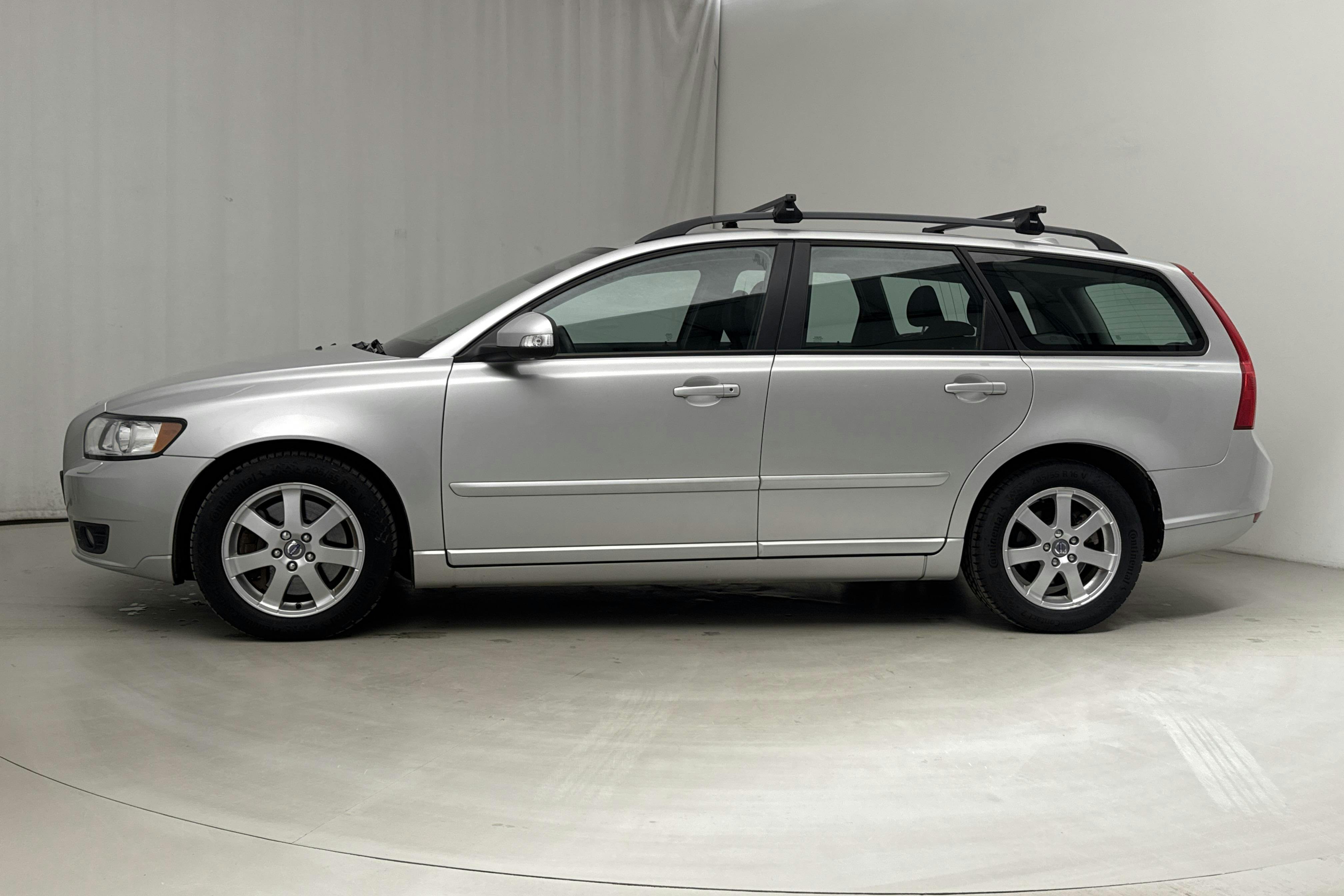 Volvo V50 2.0D (136hk) - 71 830 km - Automaatne - Light Grey - 2010
