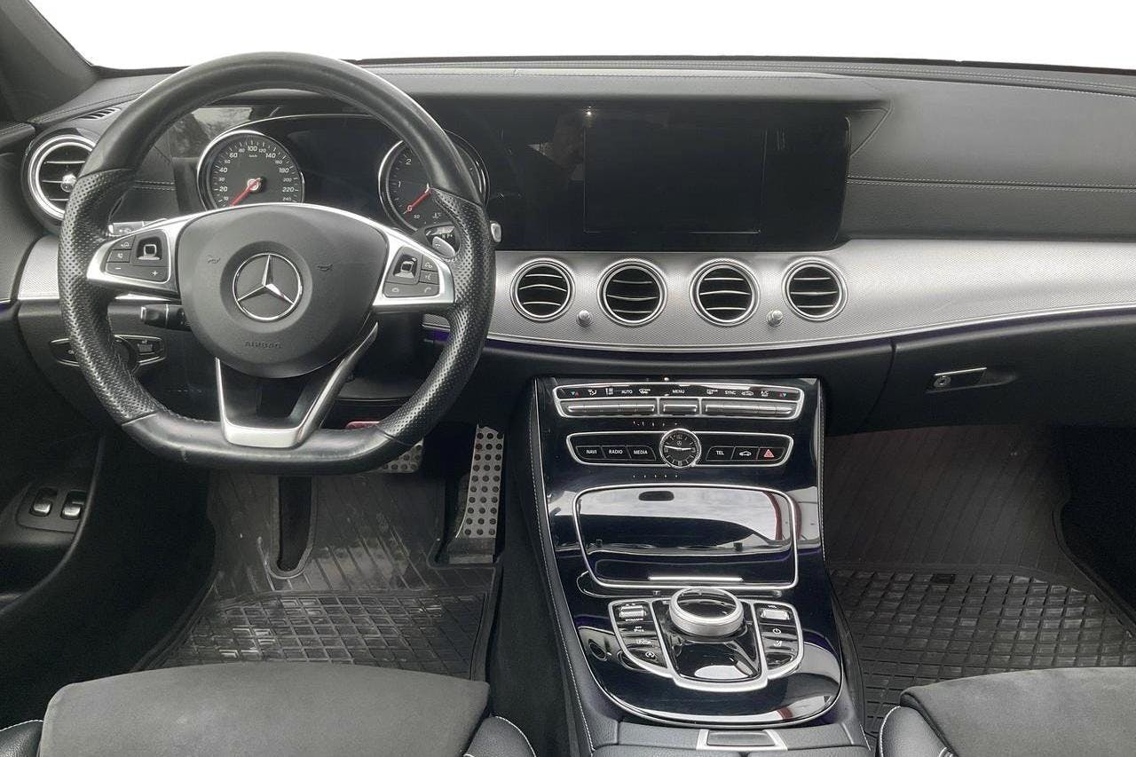 Mercedes E 220 d Kombi S213 (194hk) - 114 060 km - Automatyczna - czarny - 2017