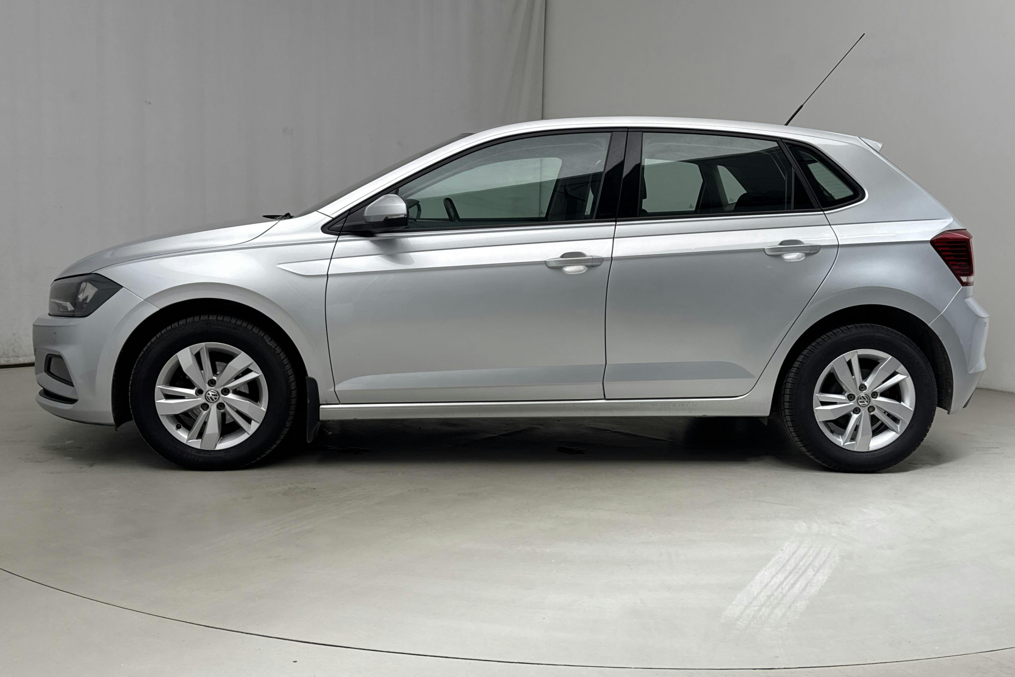 VW Polo 1.0 TSI 5dr (95hk) - 6 977 mil - Automat - silver - 2020