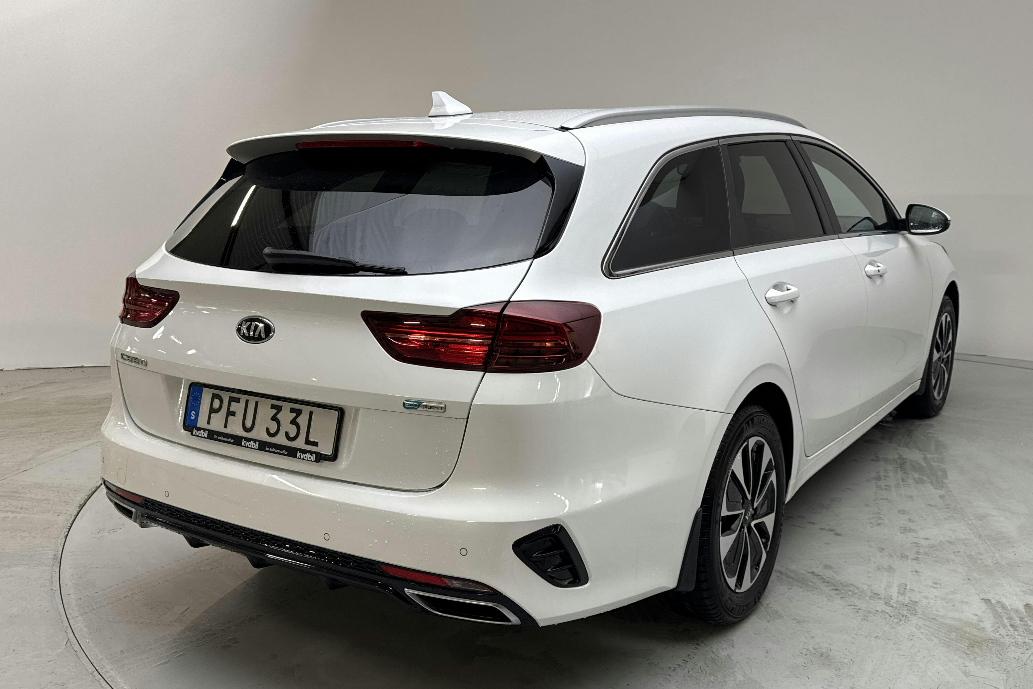 KIA Ceed 1.6 Plug-in Hybrid SW (141hk) - 64 060 km - Automatyczna - biały - 2021