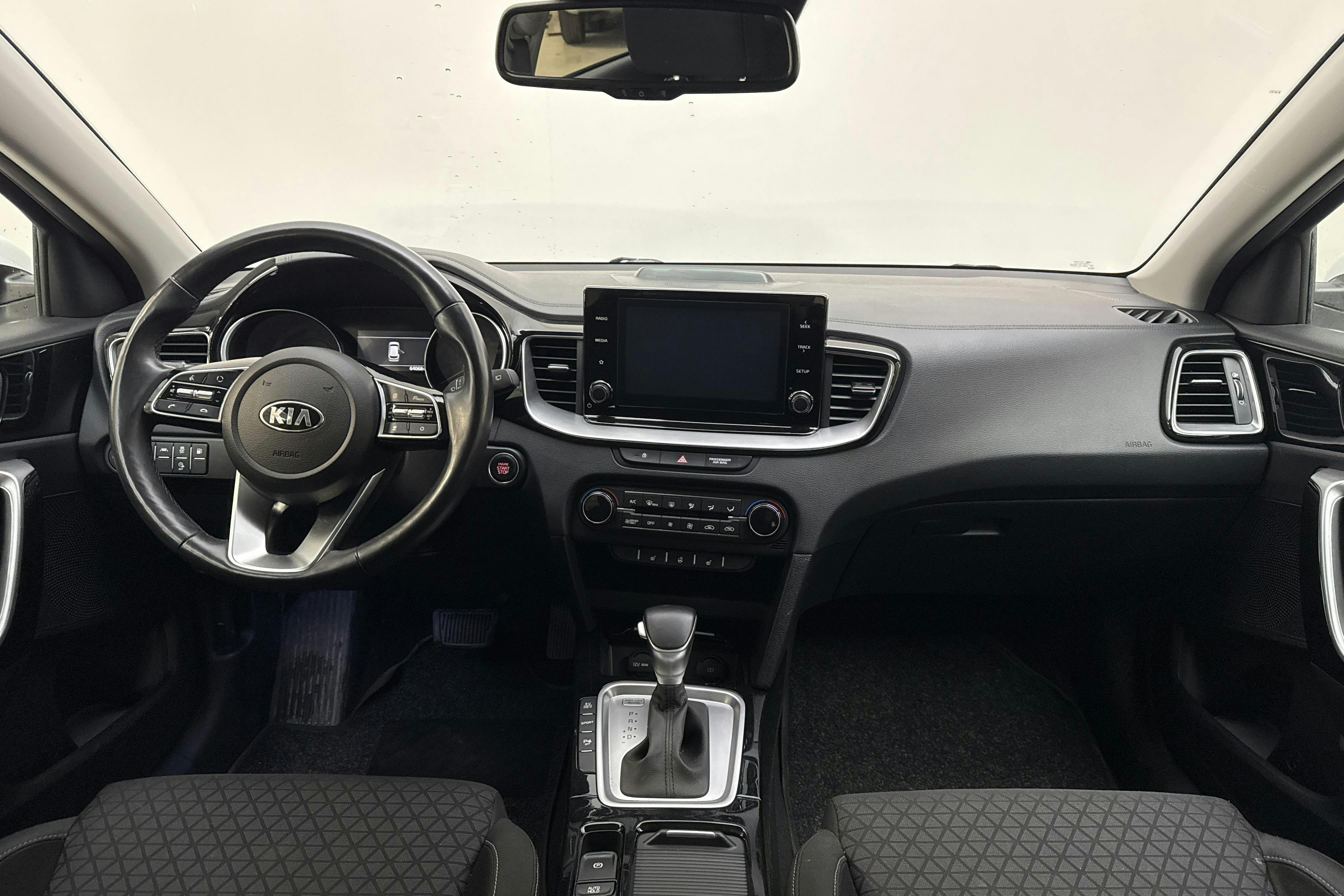 KIA Ceed 1.6 Plug-in Hybrid SW (141hk) - 64 060 km - Automatyczna - biały - 2021