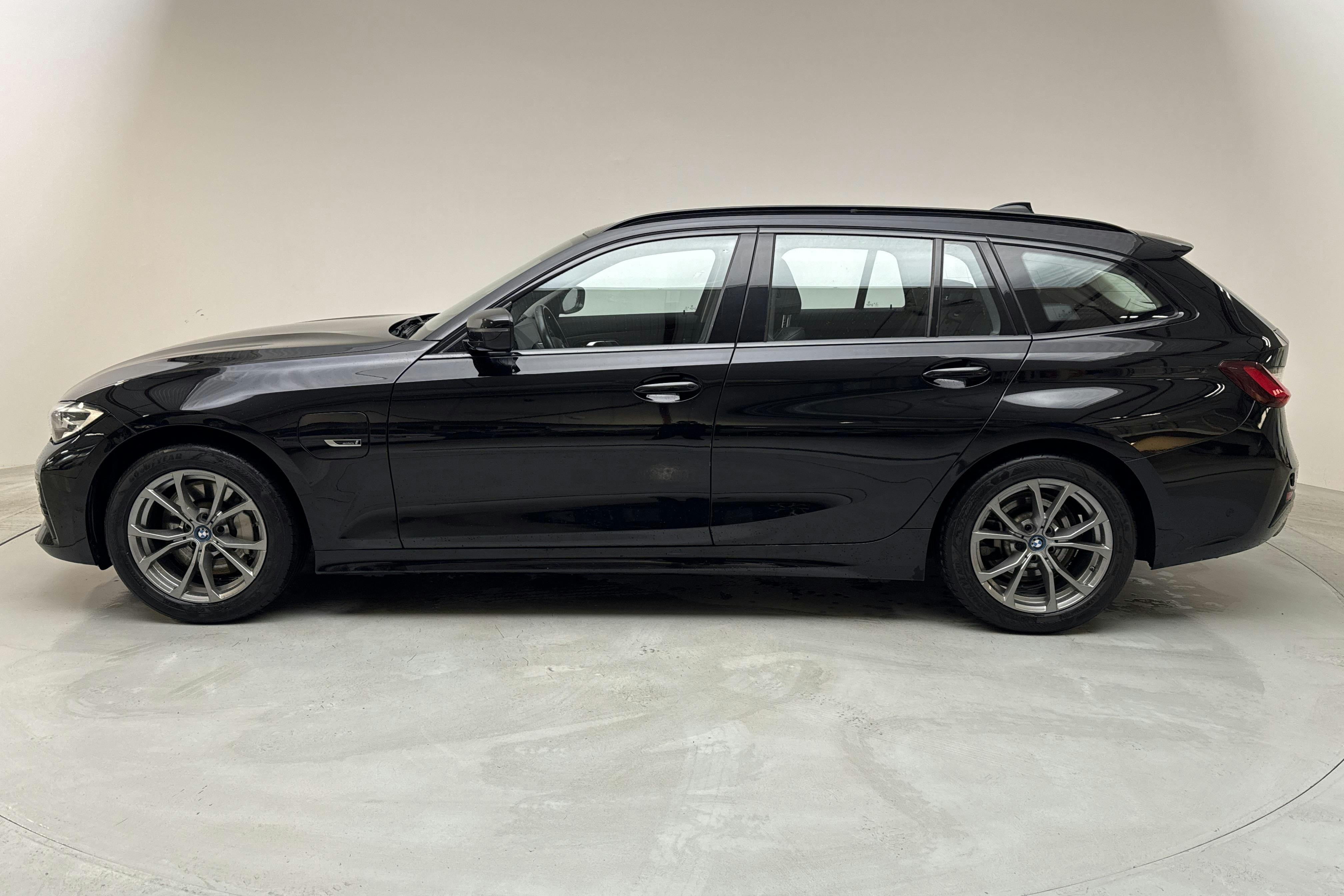 BMW 330e Touring, G21 (292hk) - 145 060 km - Automatic - black - 2022