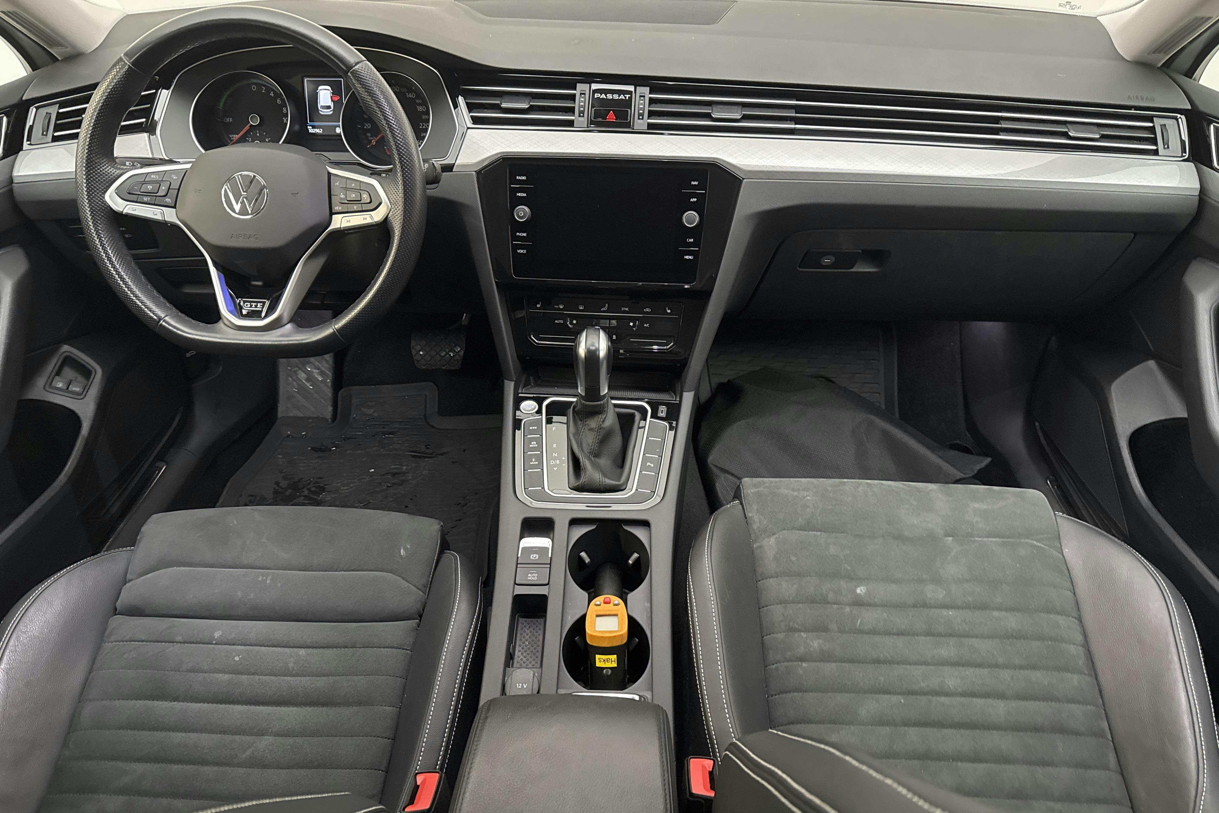 VW Passat 1.4 GTE Sportscombi (218hk) - 102 960 km - Automaatne - valge - 2022