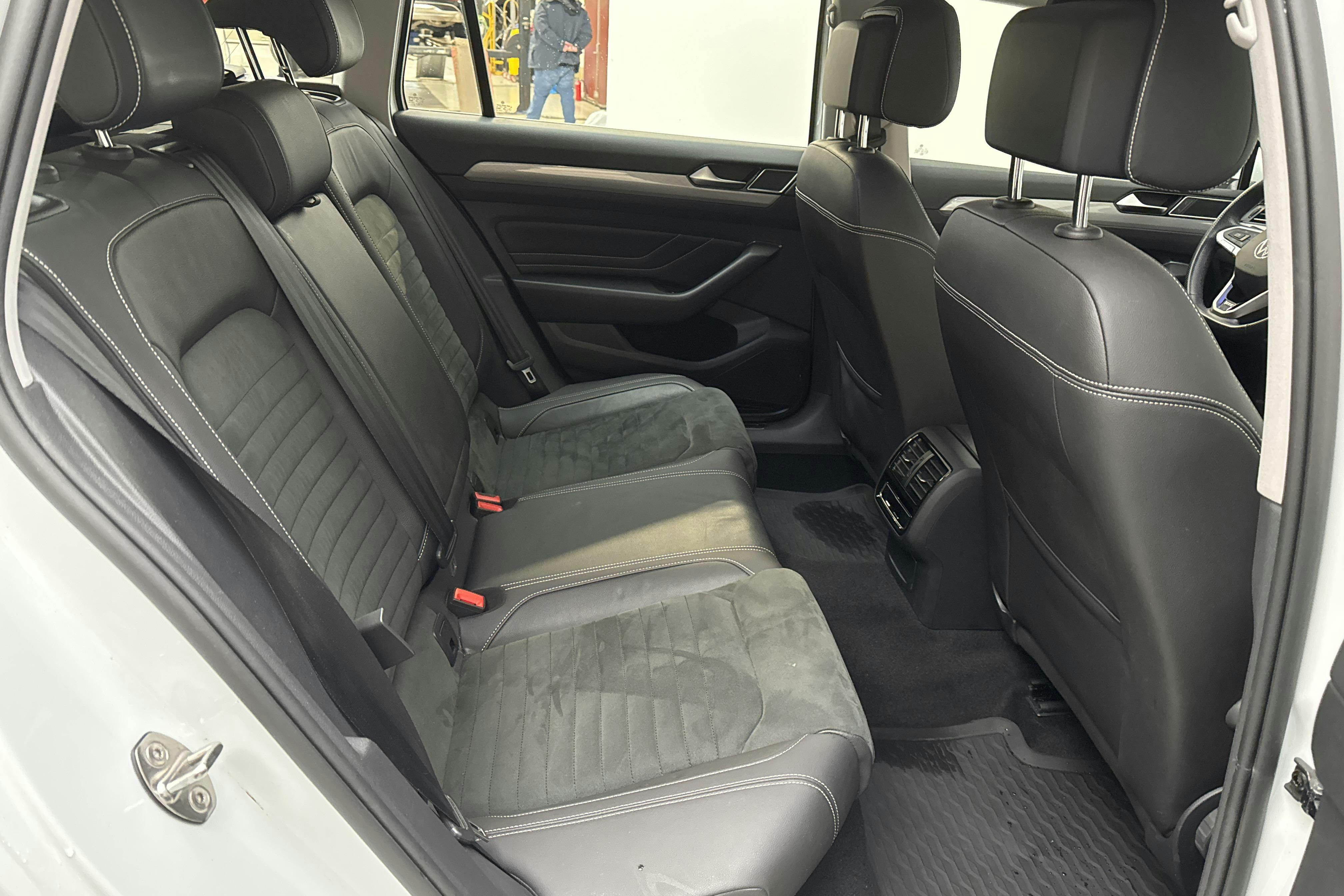 VW Passat 1.4 GTE Sportscombi (218hk) - 102 960 km - Automaatne - valge - 2022