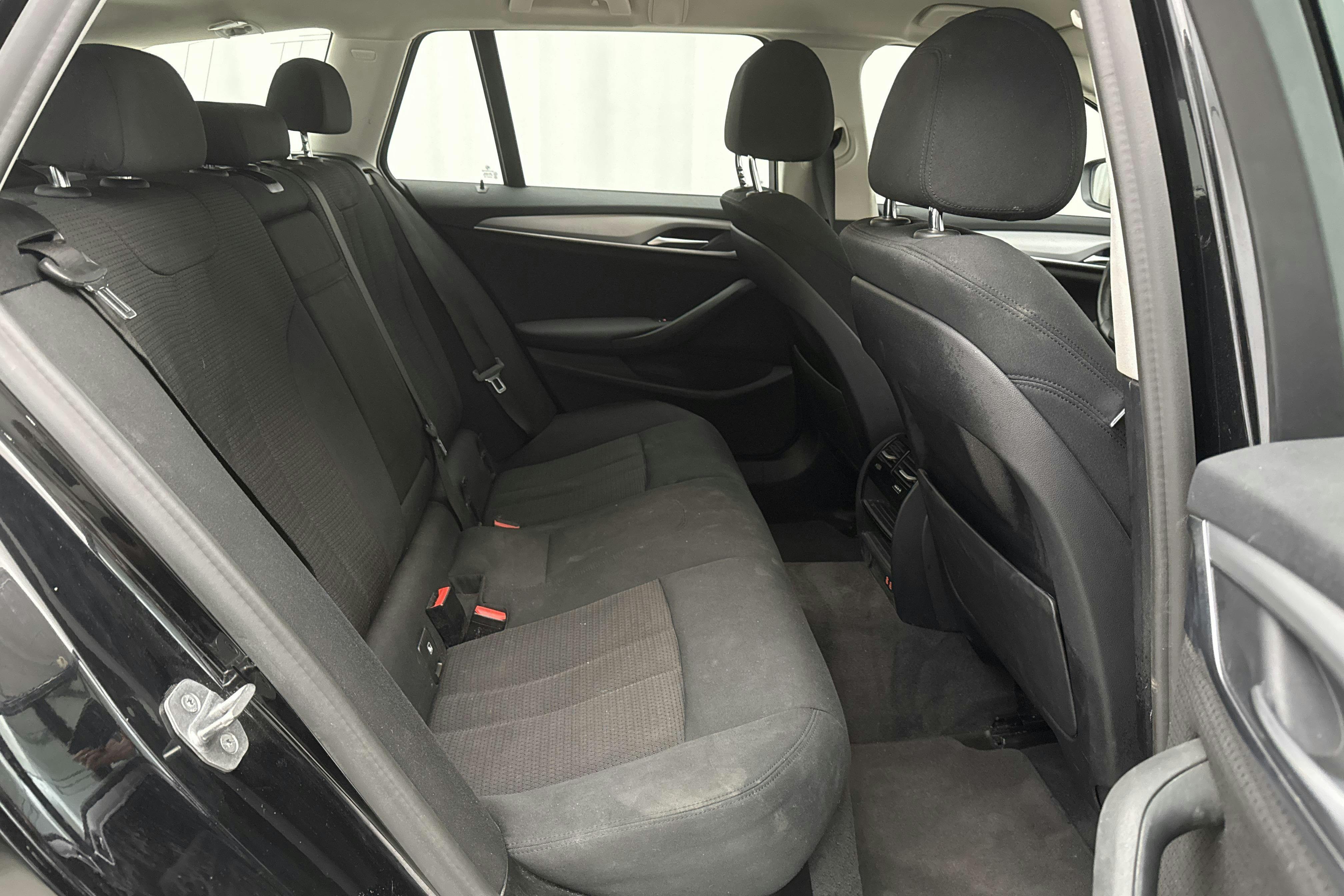 BMW 530e xDrive Touring, G31 12kWh LCI (292hk) - 72 970 km - Automatic - black - 2021
